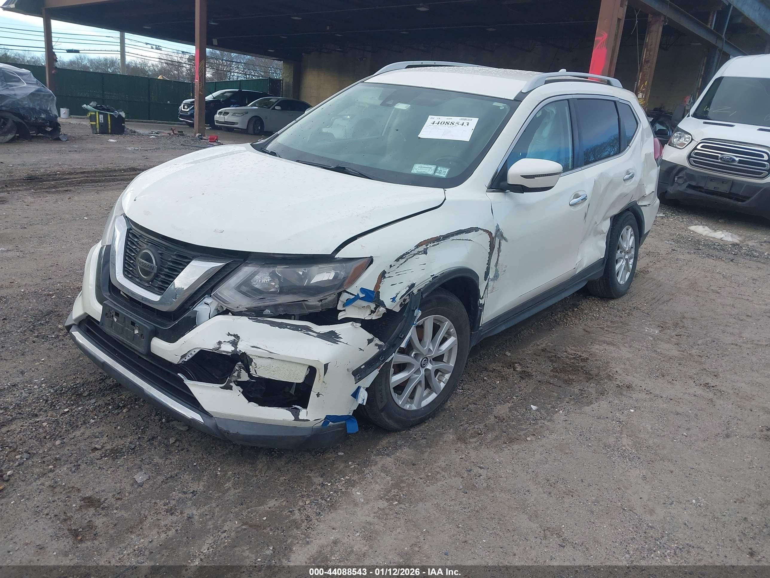 NISSAN ROGUE image 2