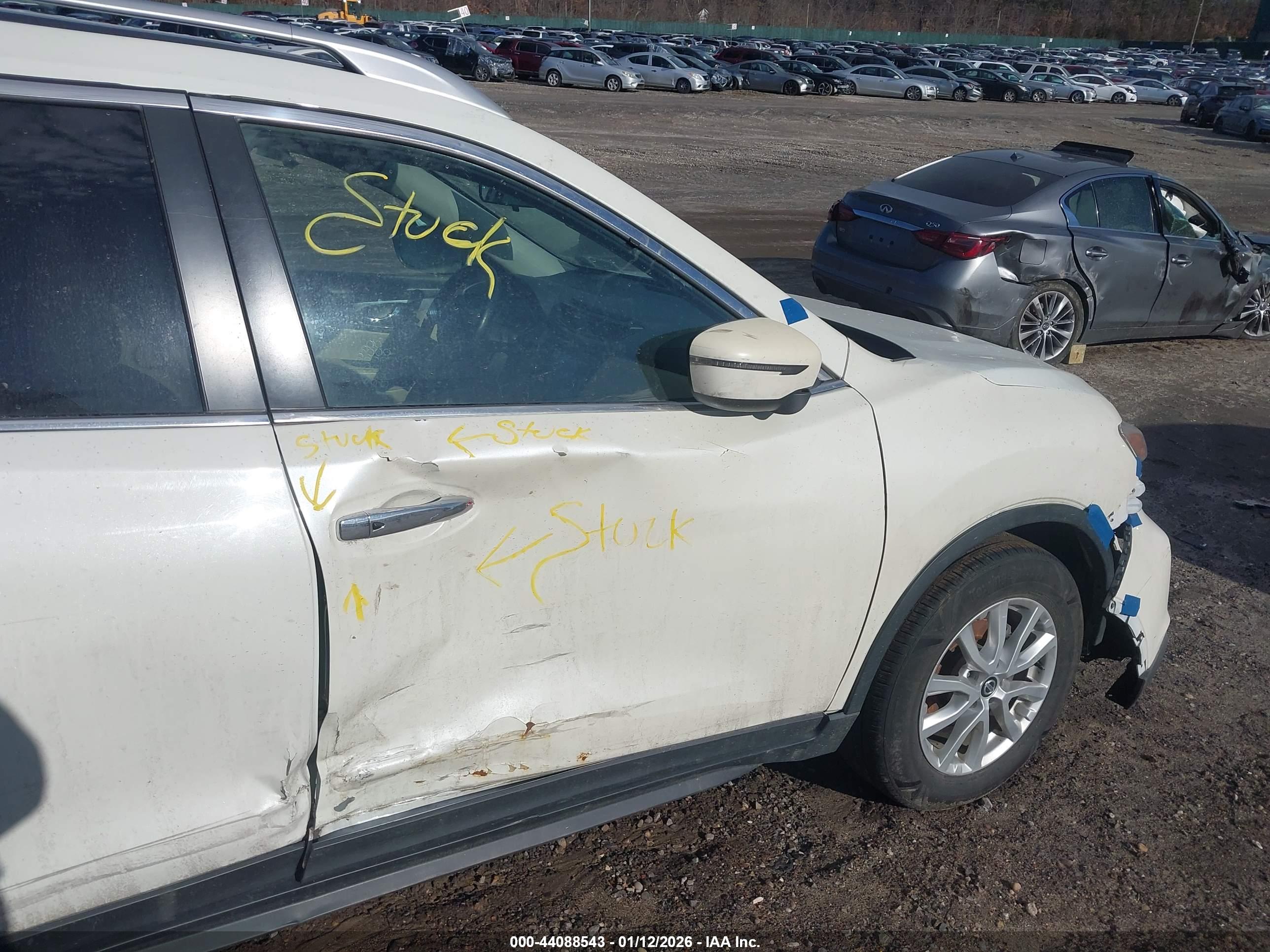 NISSAN ROGUE image 6