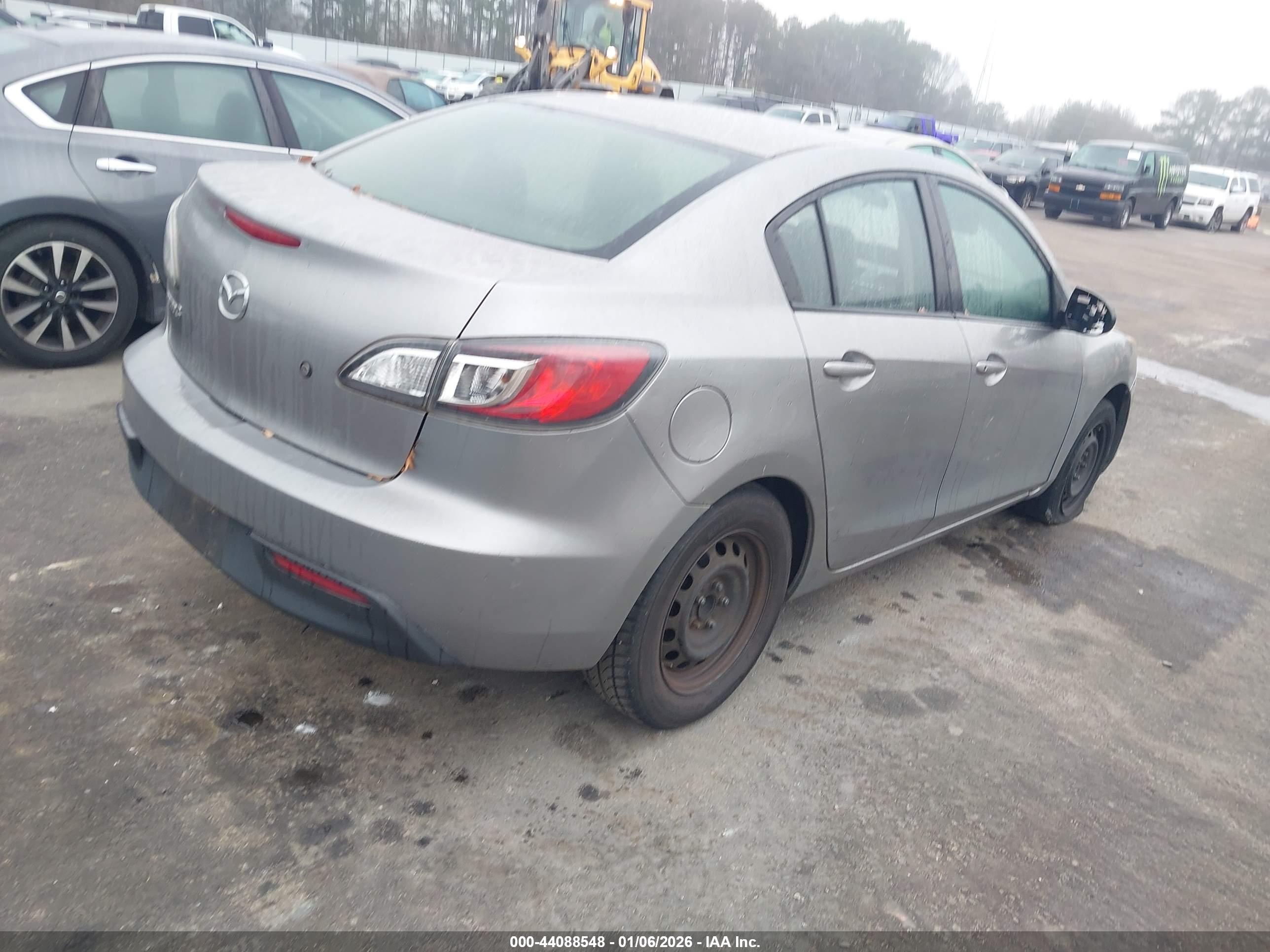 MAZDA MAZDA3 image 4