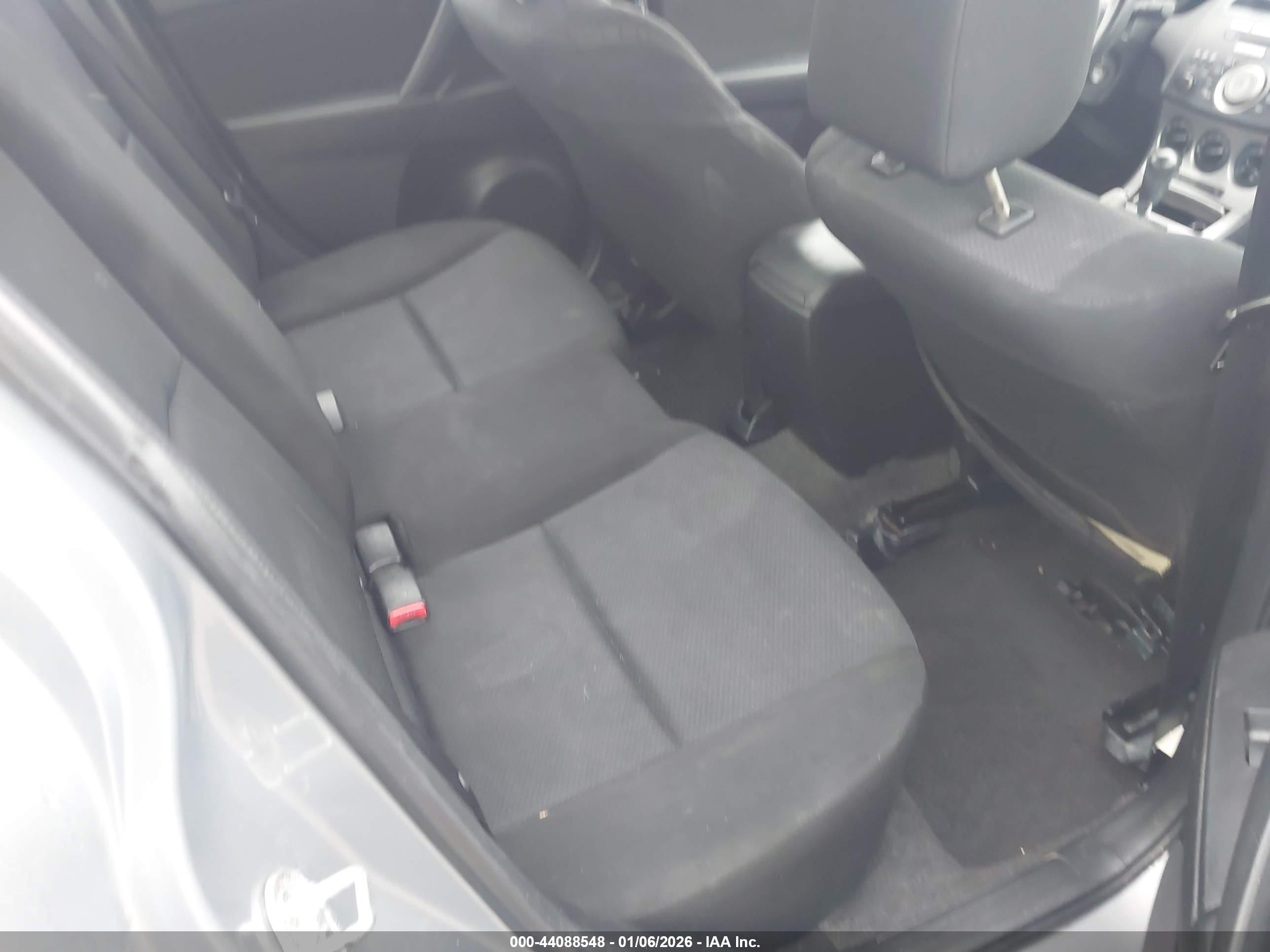 MAZDA MAZDA3 image 8