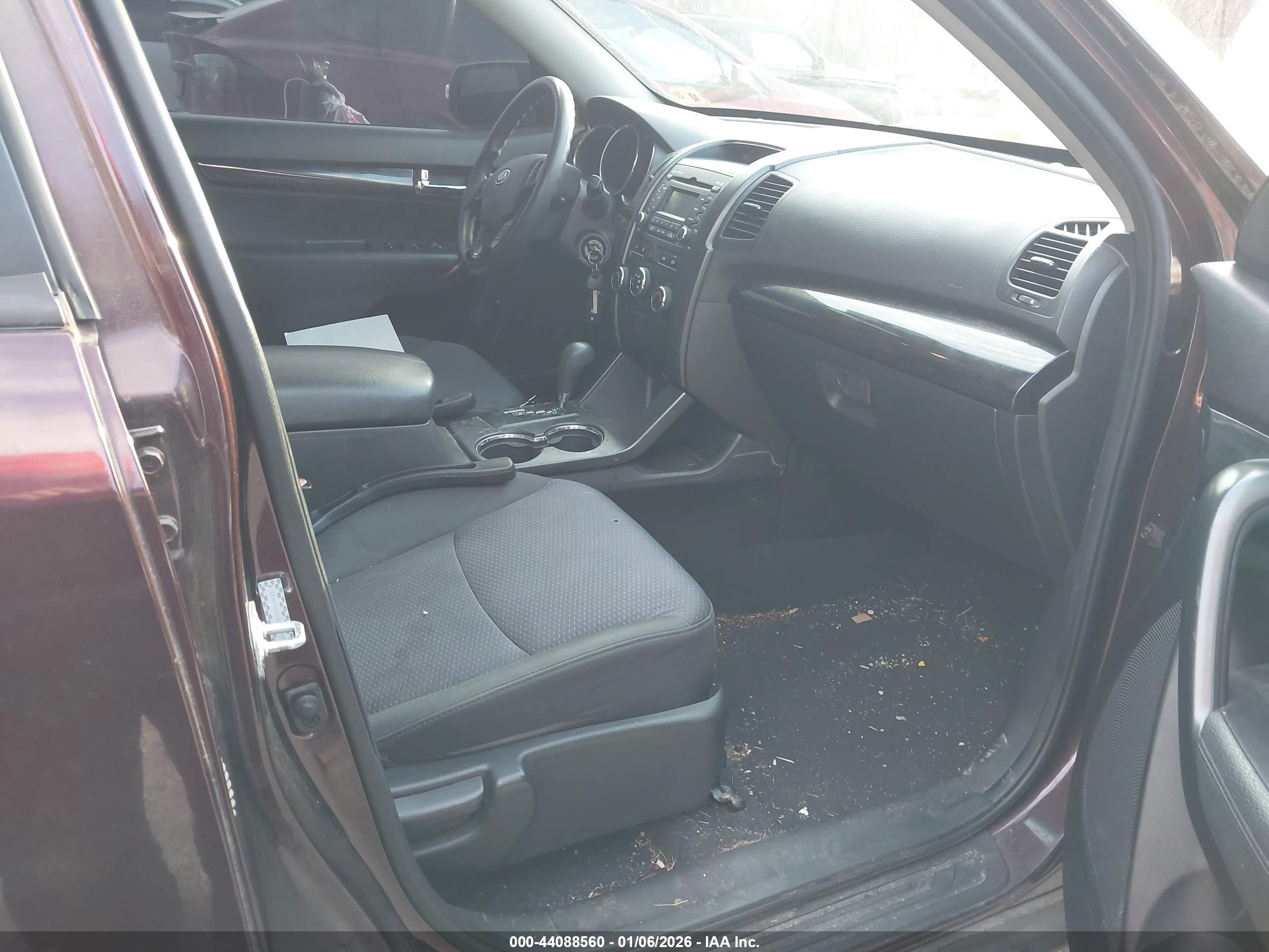 KIA SORENTO image 5