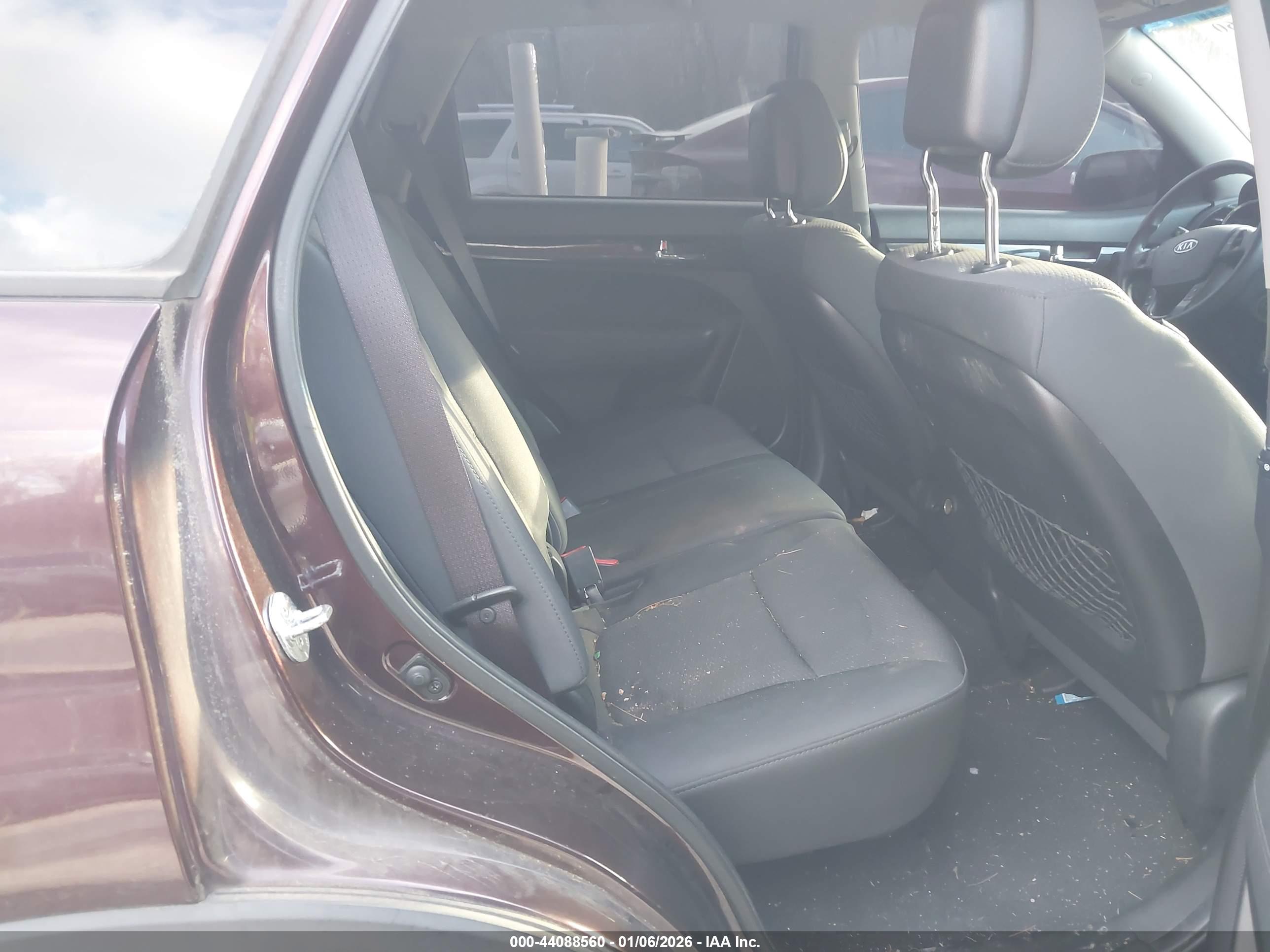 KIA SORENTO image 8