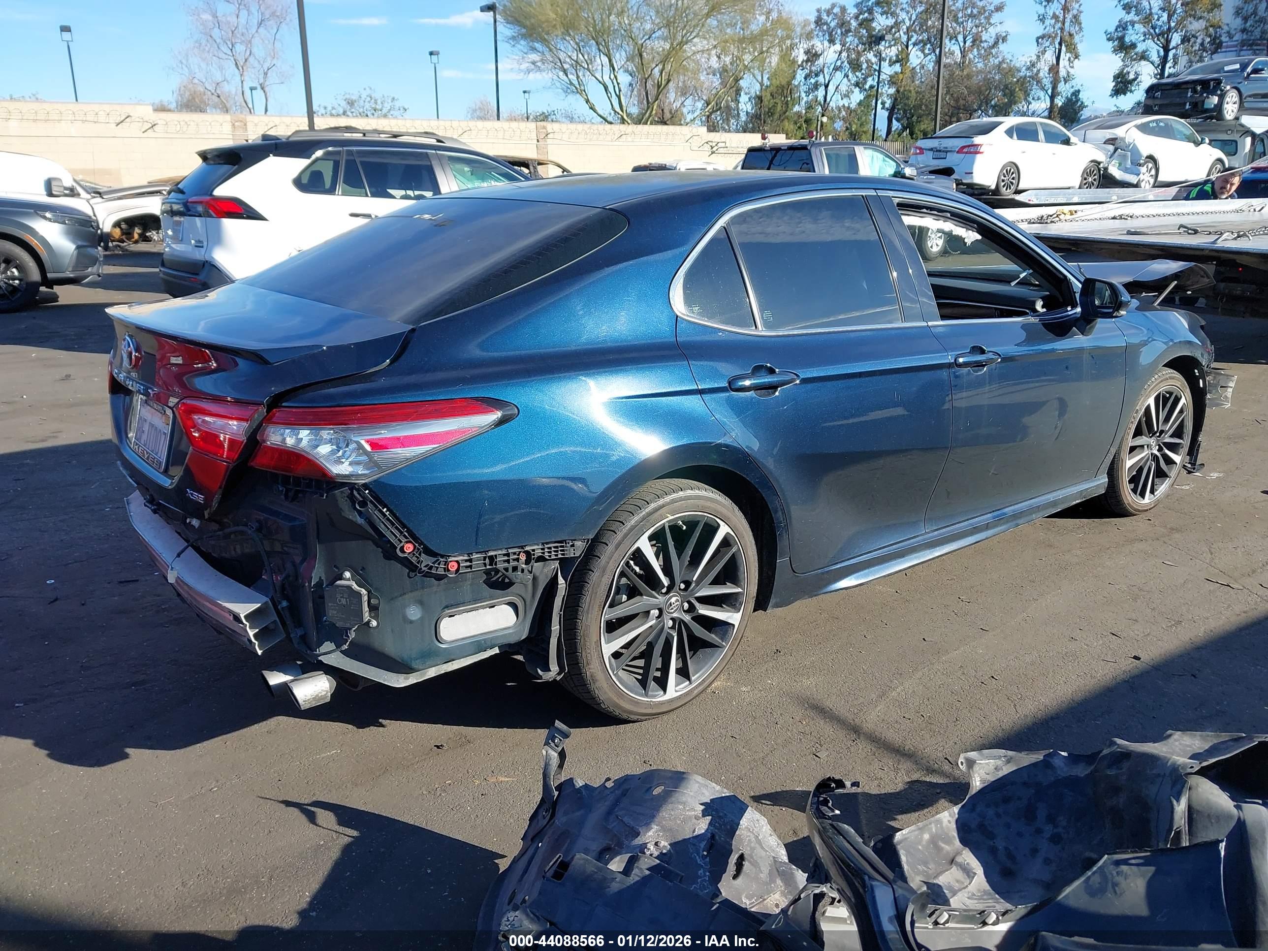 TOYOTA CAMRY image 4