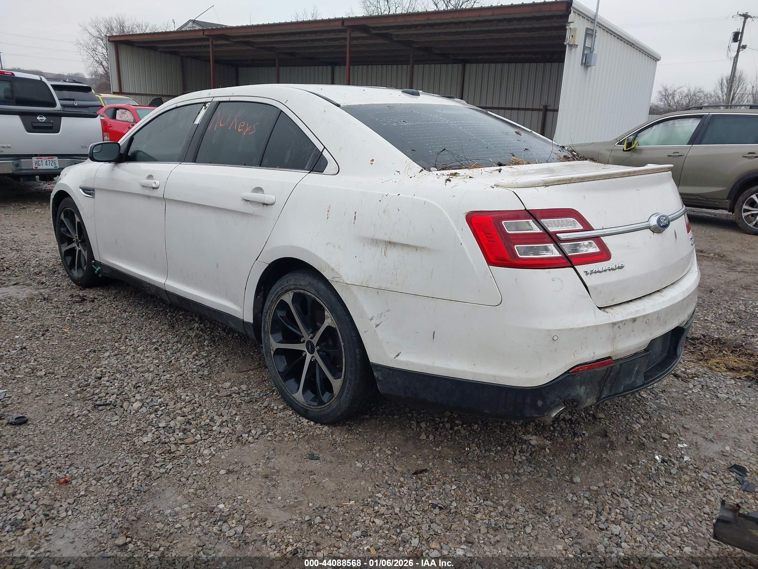 FORD TAURUS image 3