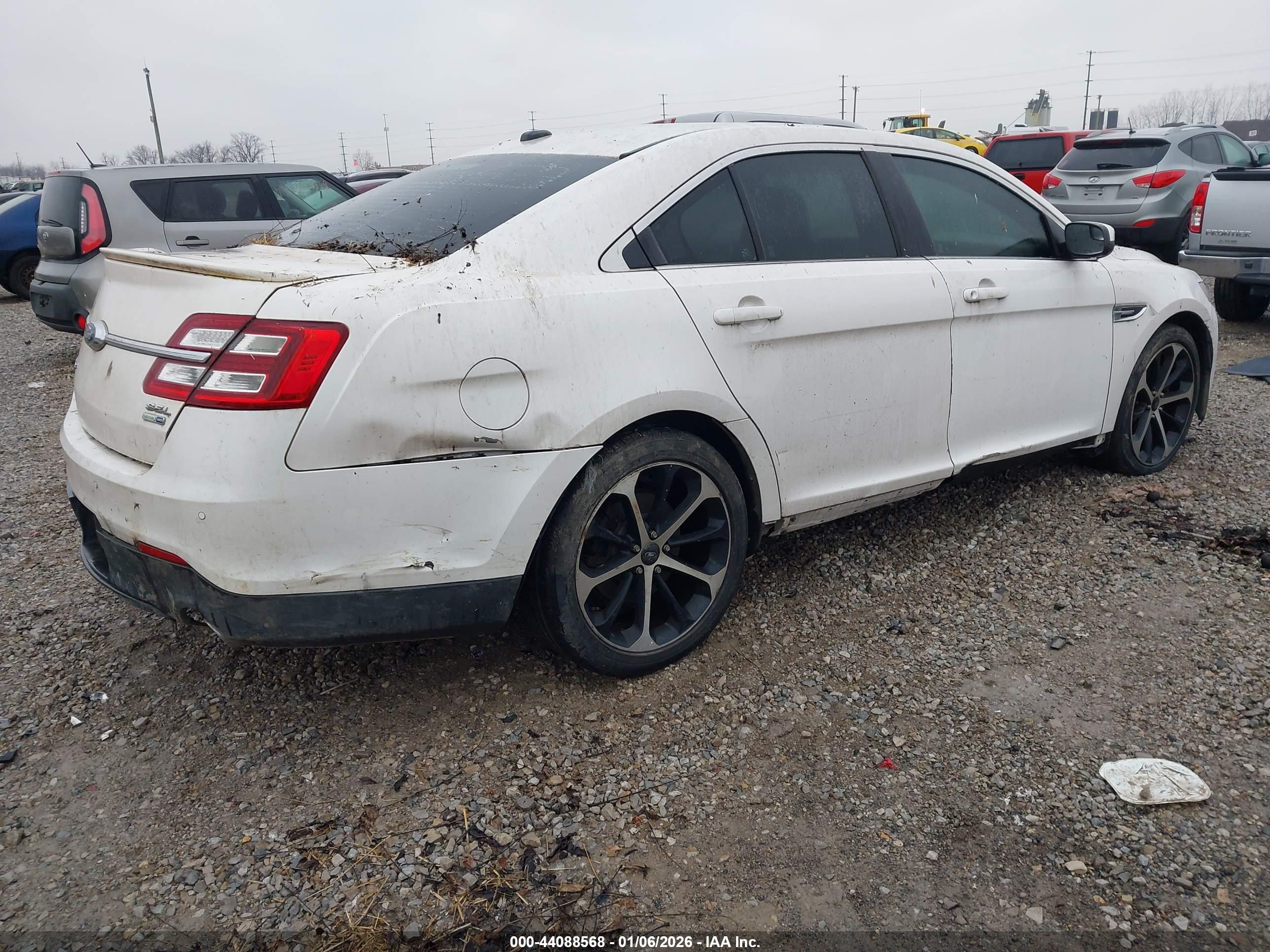 FORD TAURUS image 4
