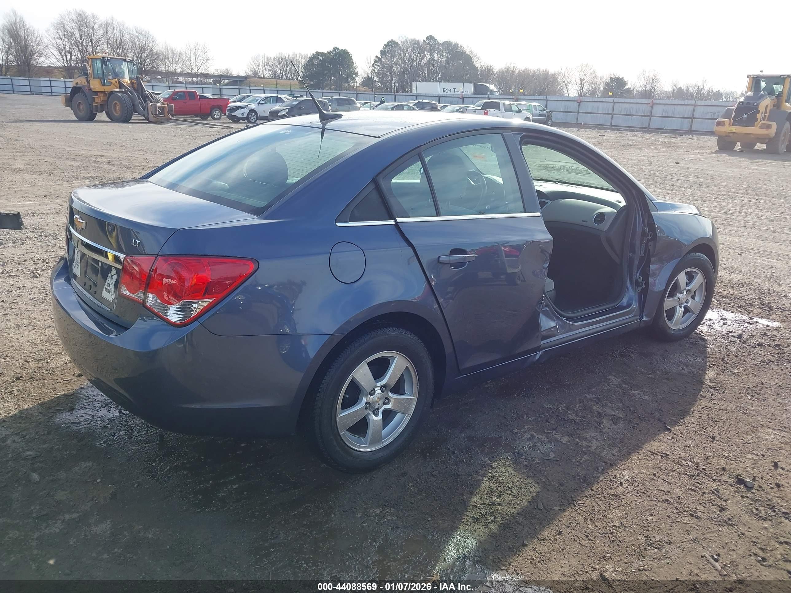 CHEVROLET CRUZE image 4