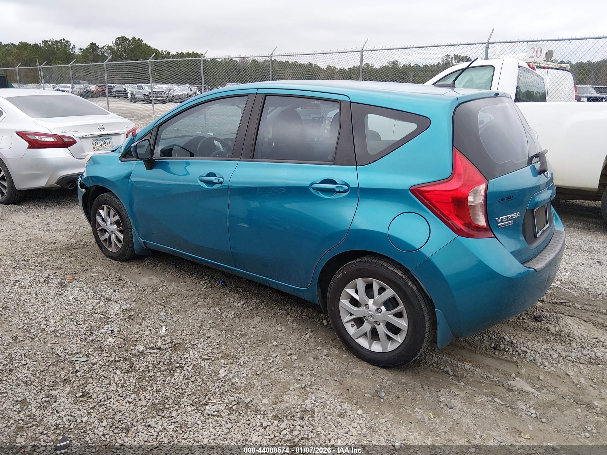 NISSAN VERSA image 3