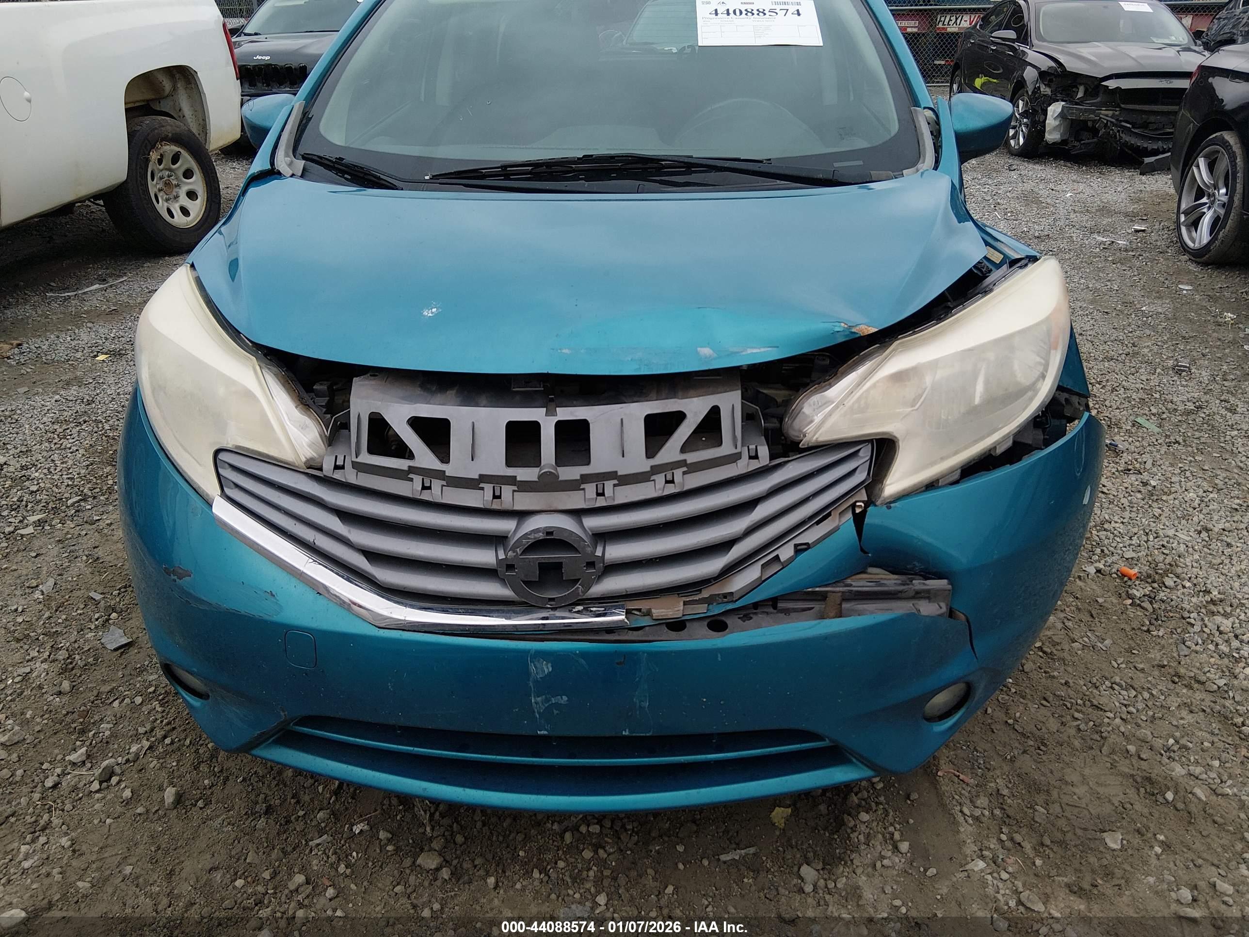 NISSAN VERSA image 6