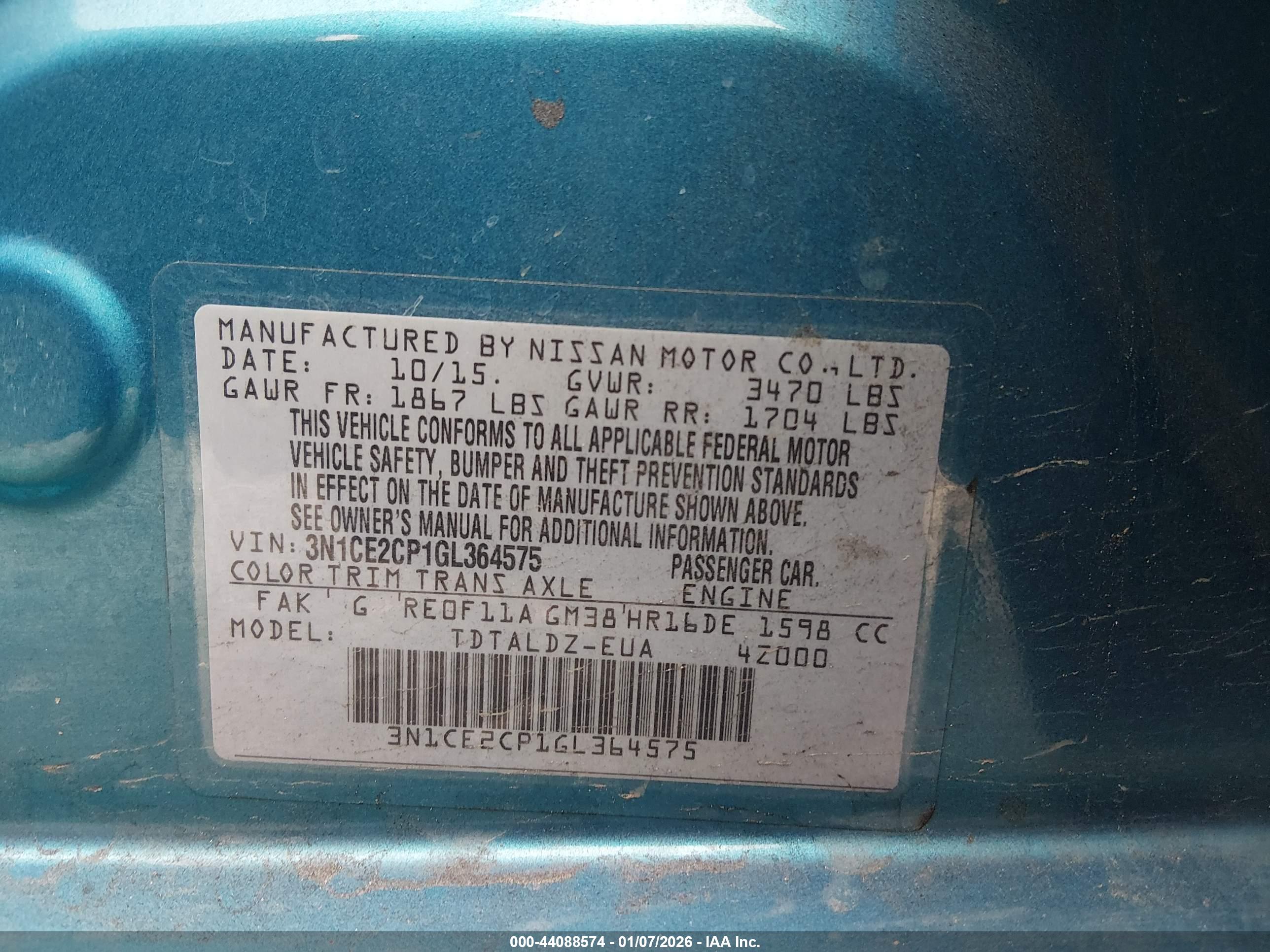NISSAN VERSA image 9