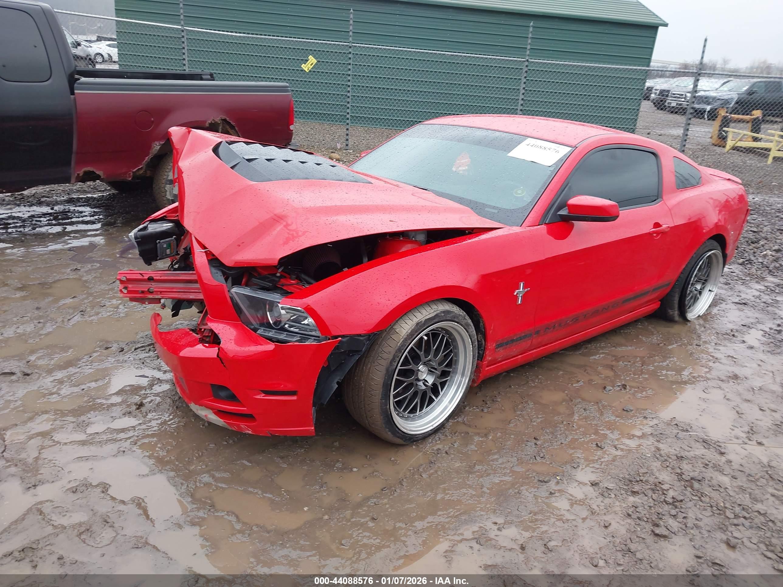 FORD MUSTANG image 2
