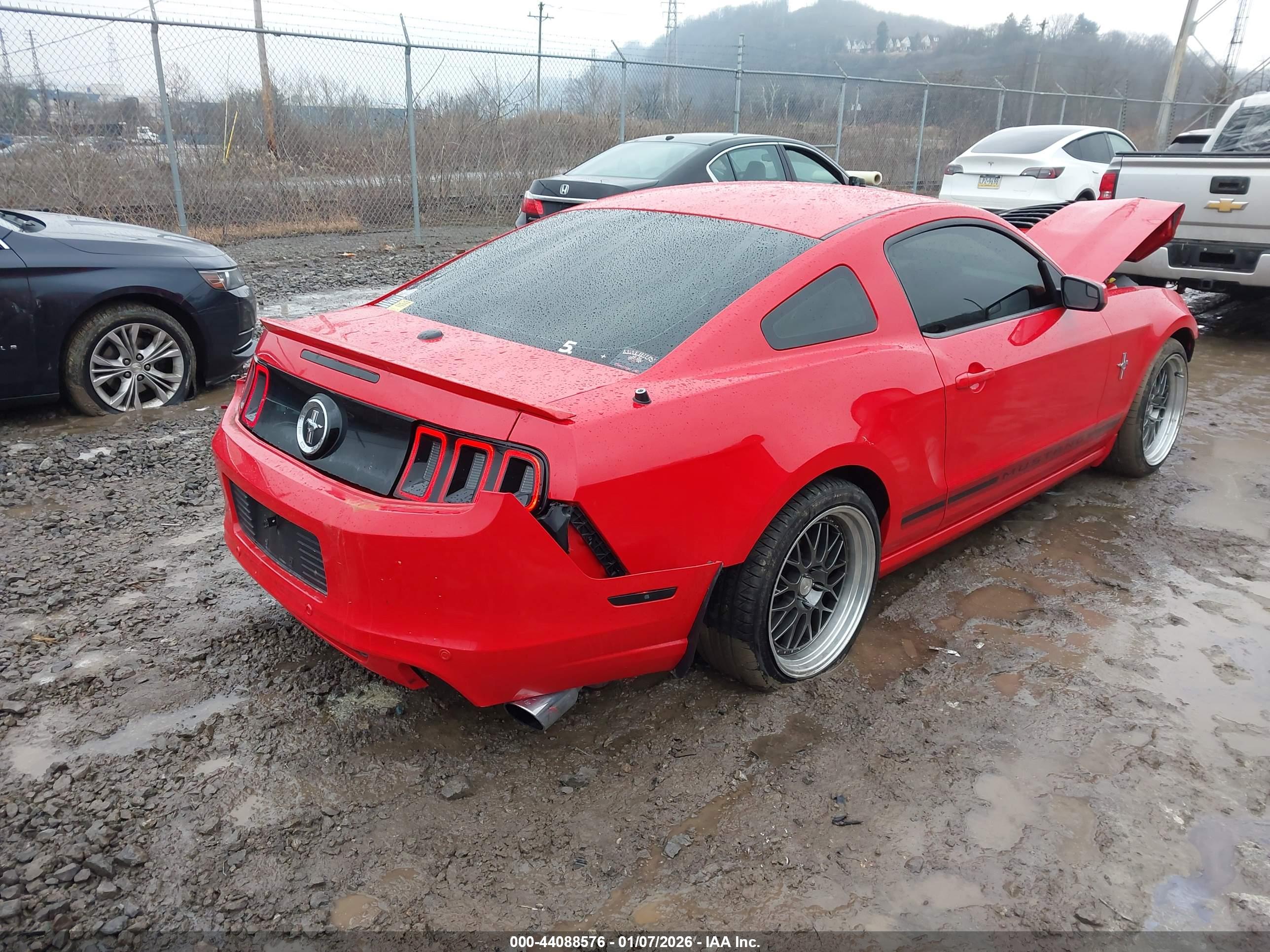 FORD MUSTANG image 4