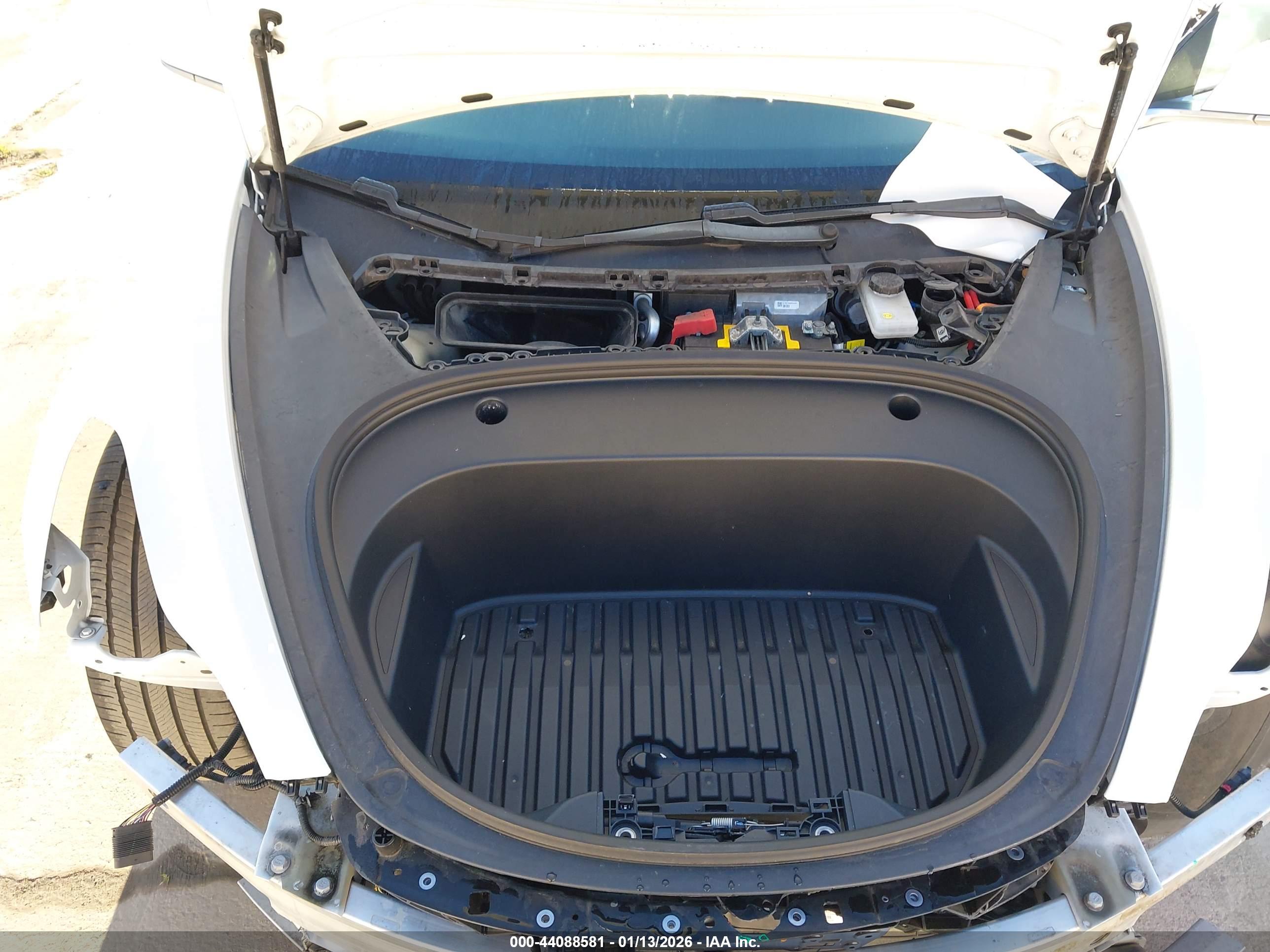 TESLA MODEL image 10