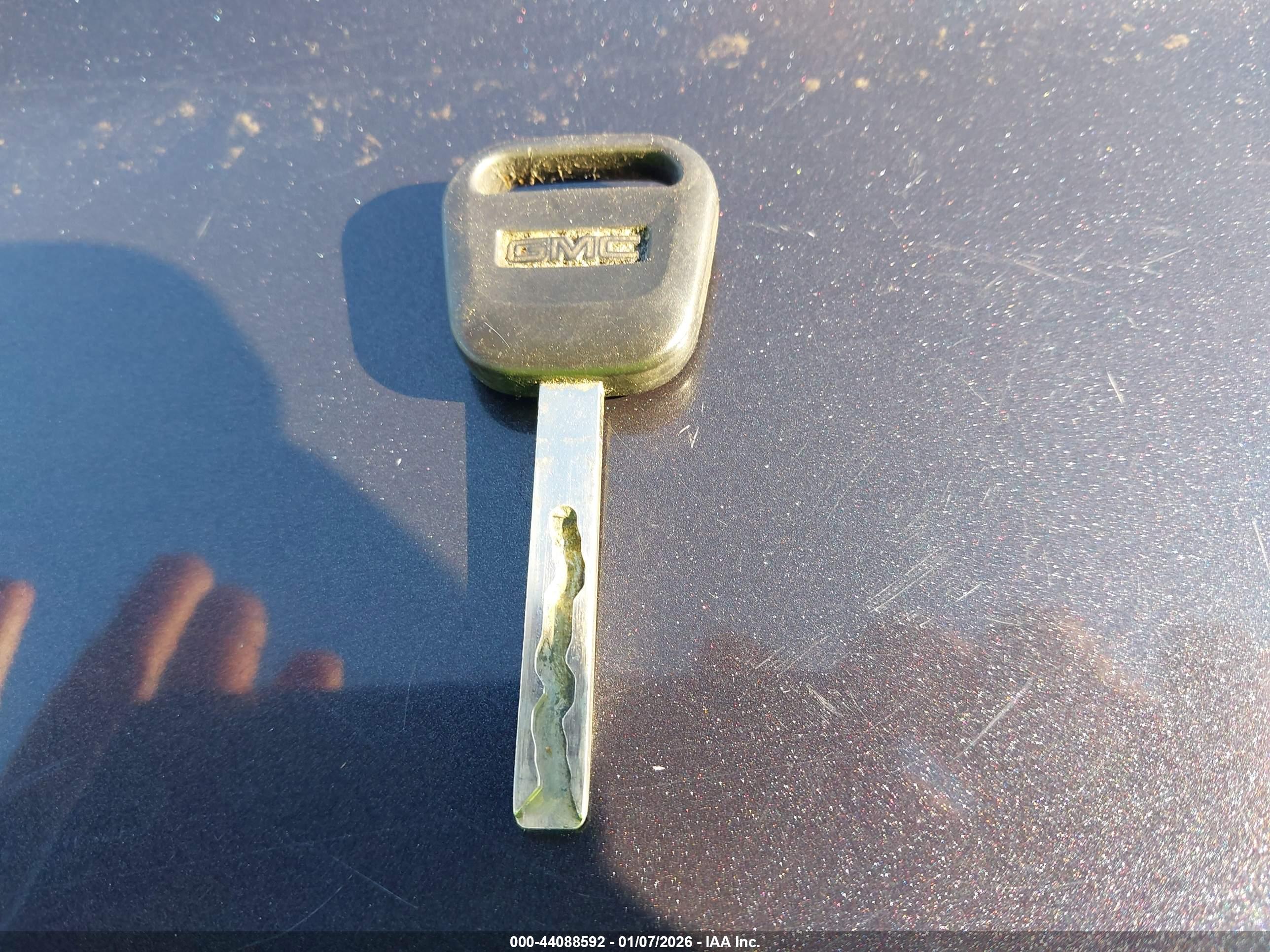 GMC SIERRA image 11