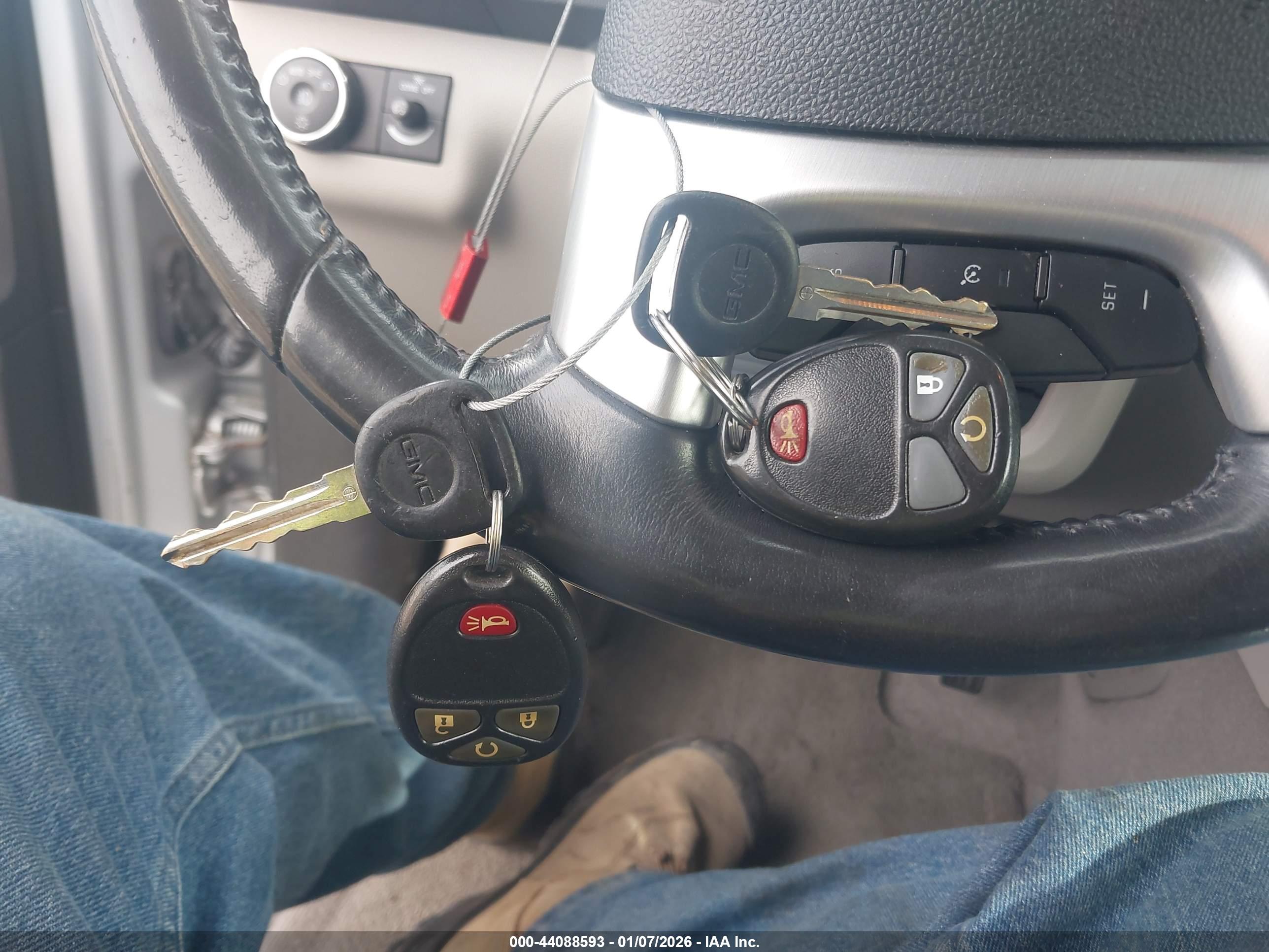 GMC ACADIA image 11