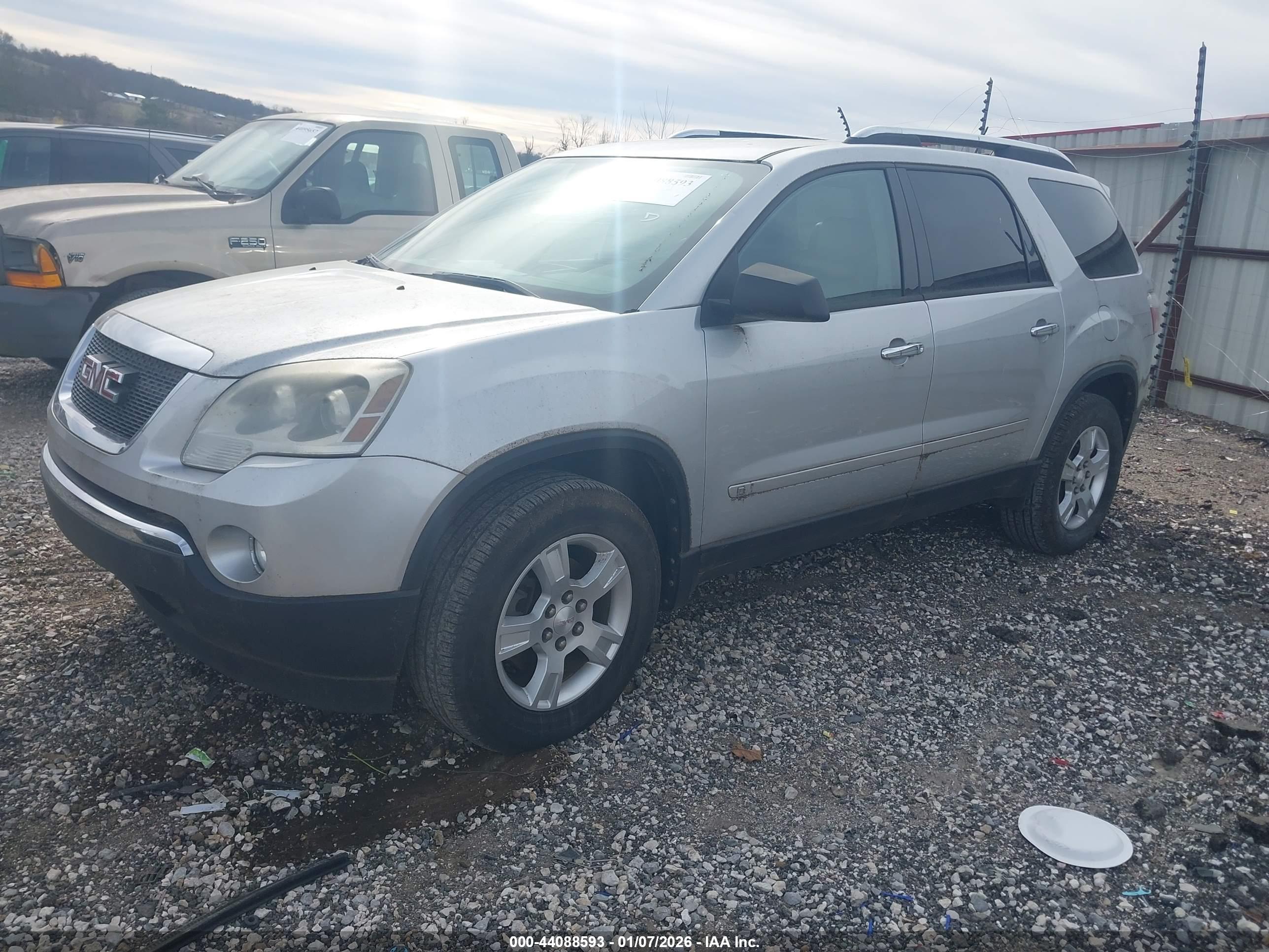 GMC ACADIA image 2