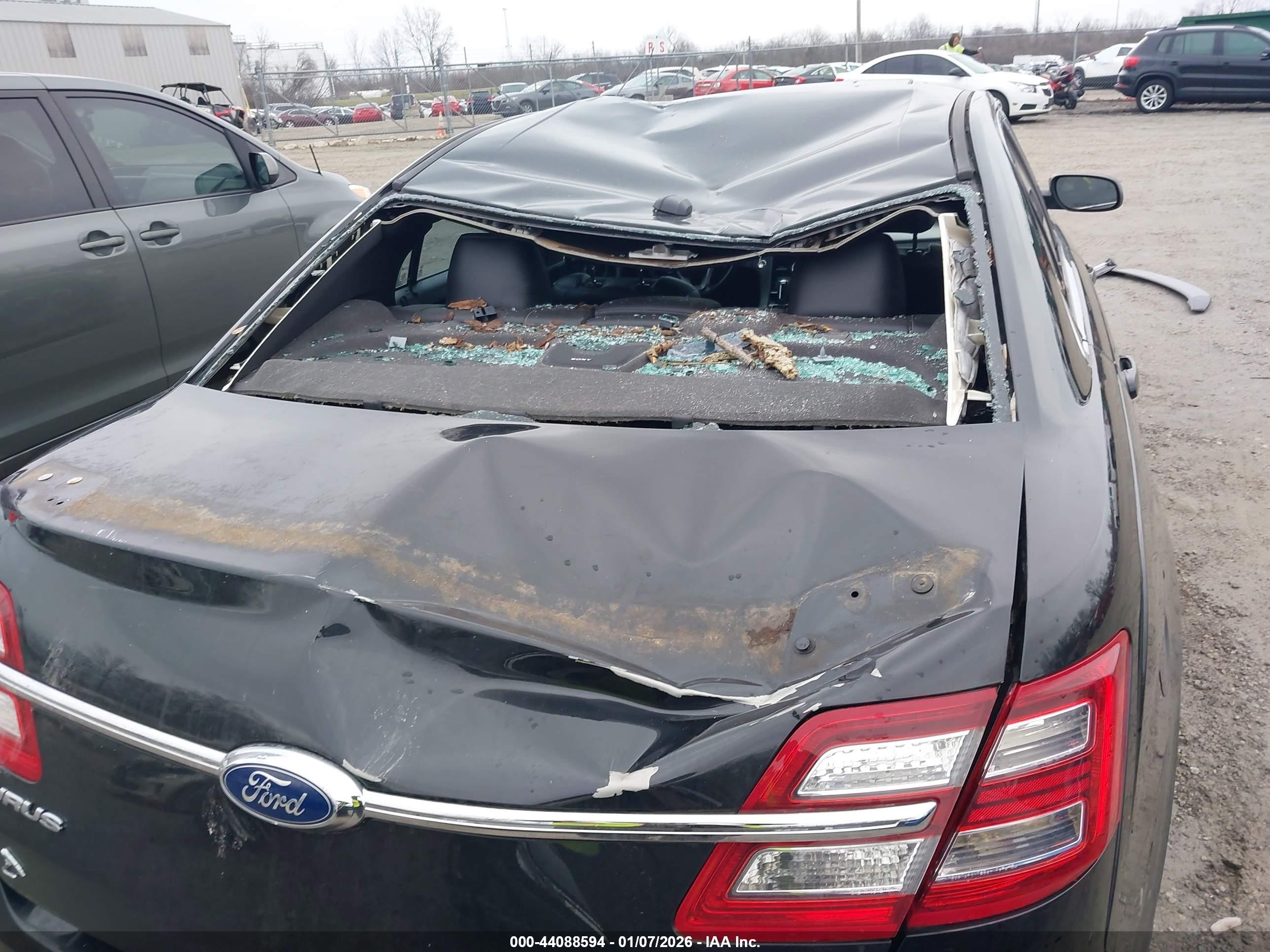FORD TAURUS image 6