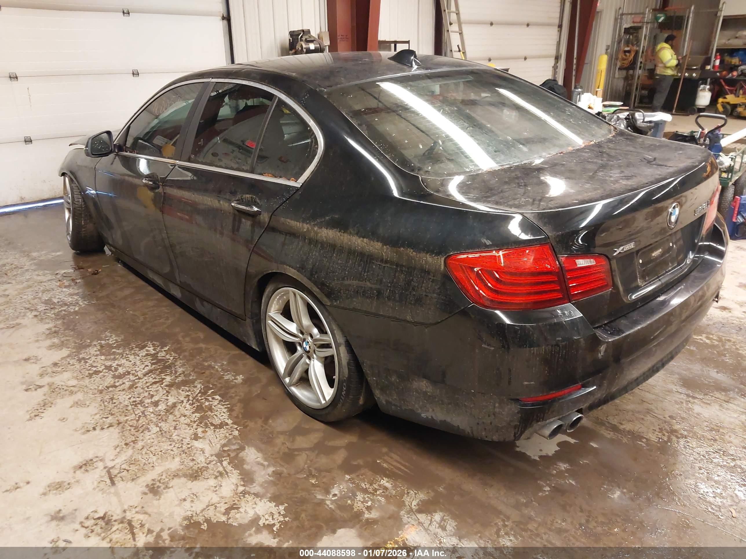 BMW 528I image 3