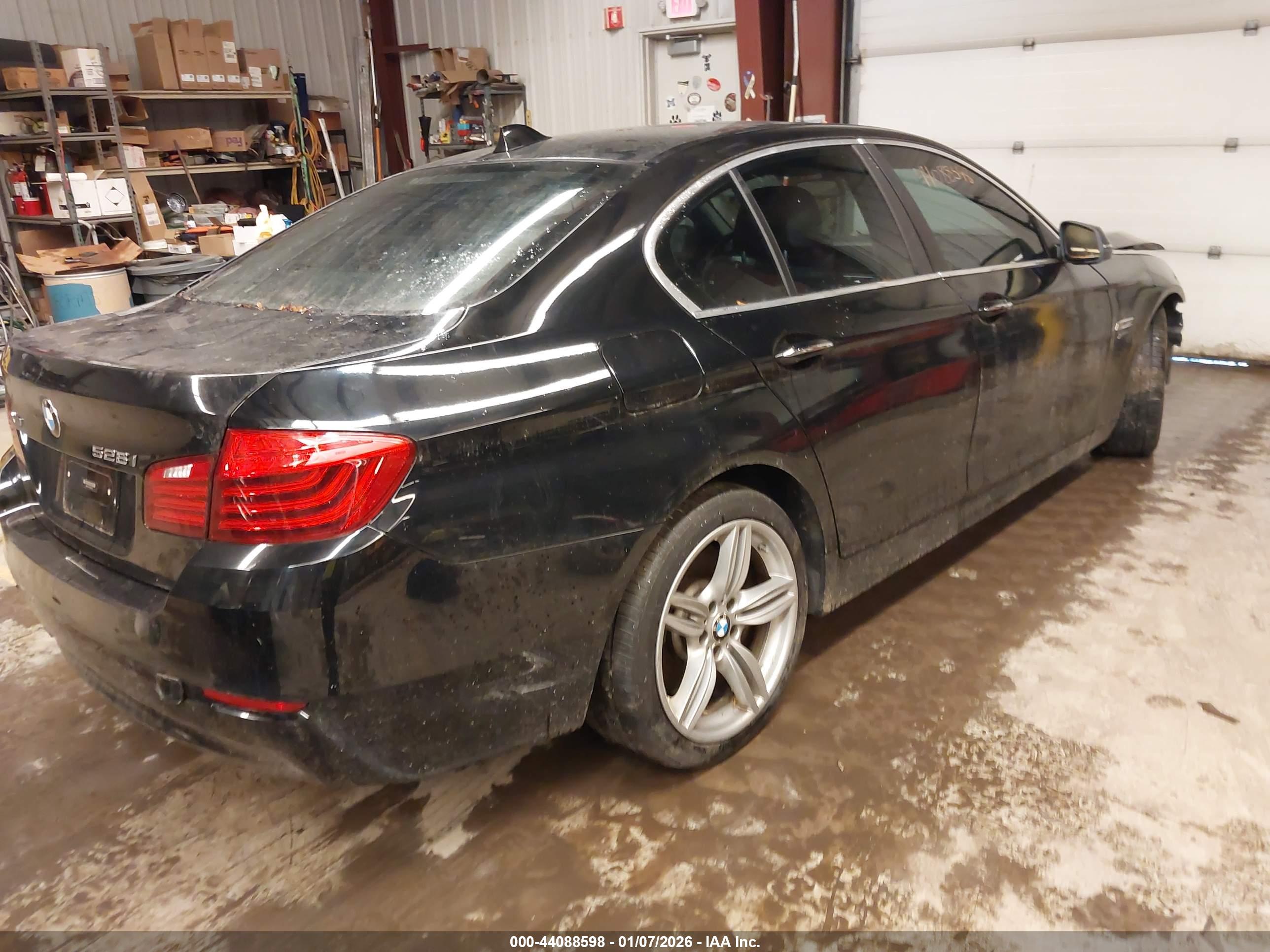 BMW 528I image 4