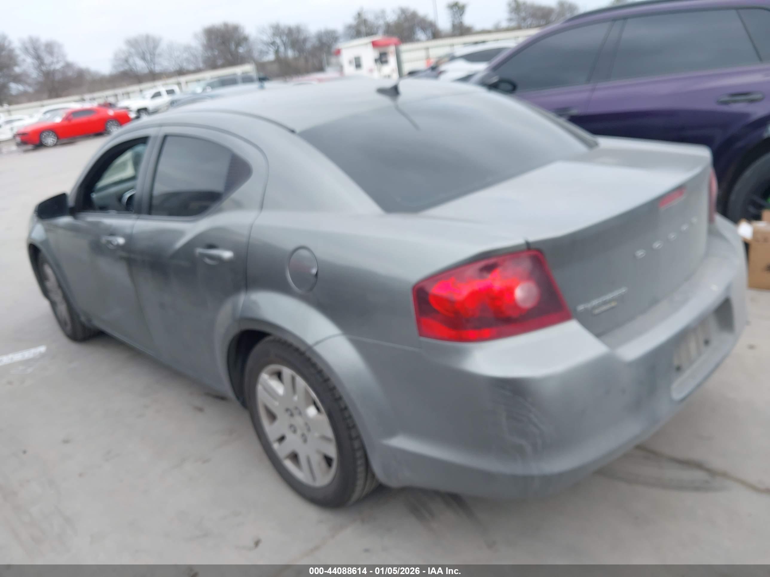 DODGE AVENGER image 3