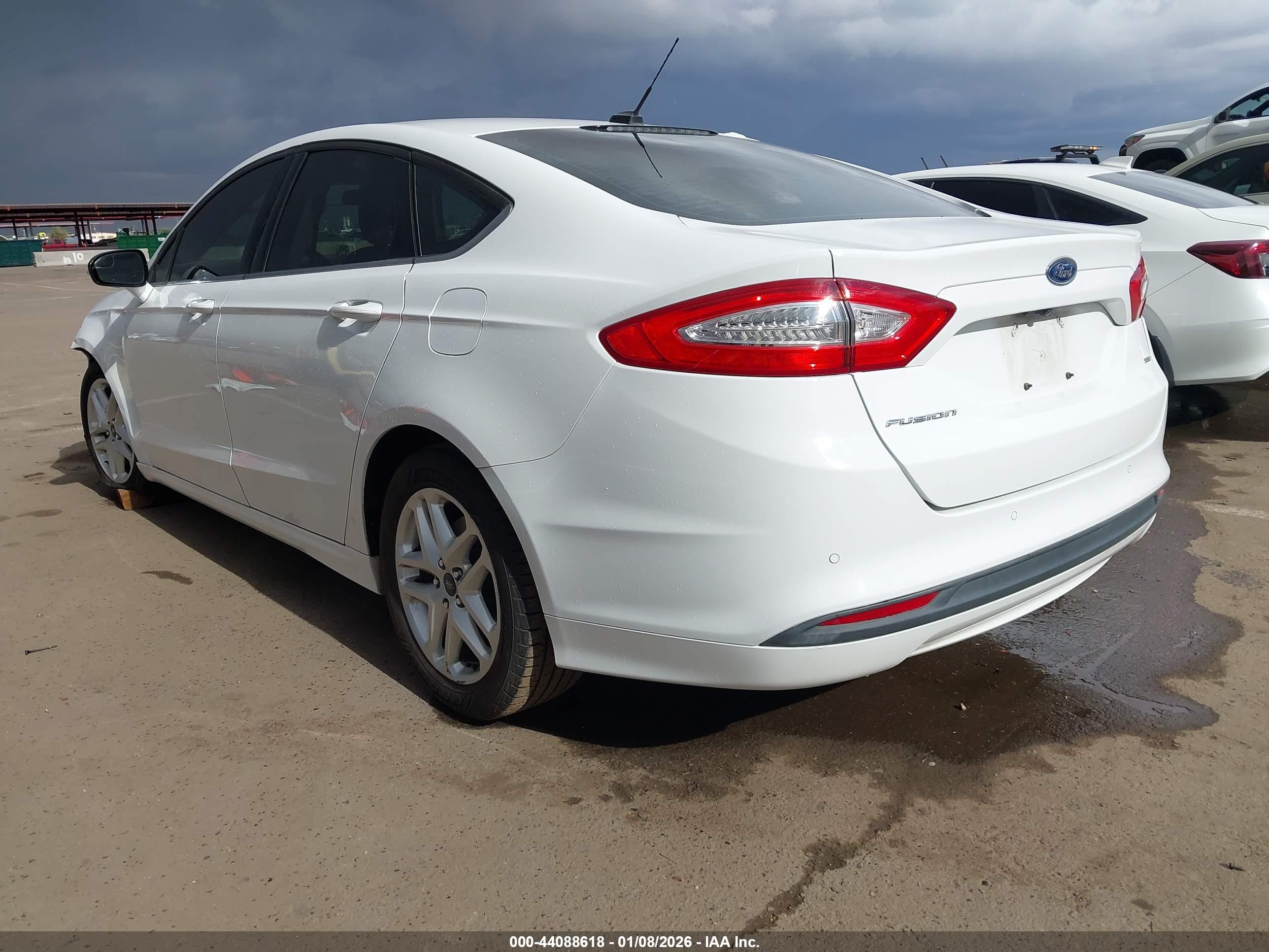 FORD FUSION image 3
