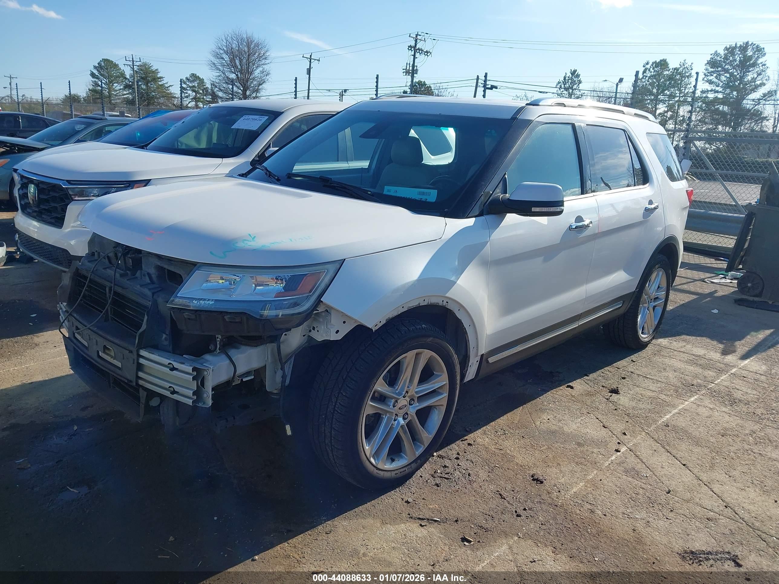 FORD EXPLORER image 2