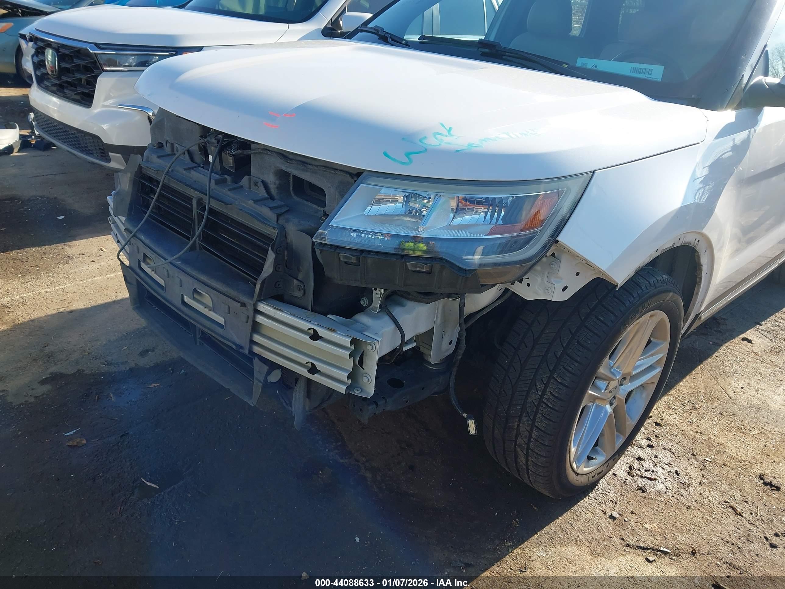 FORD EXPLORER image 6