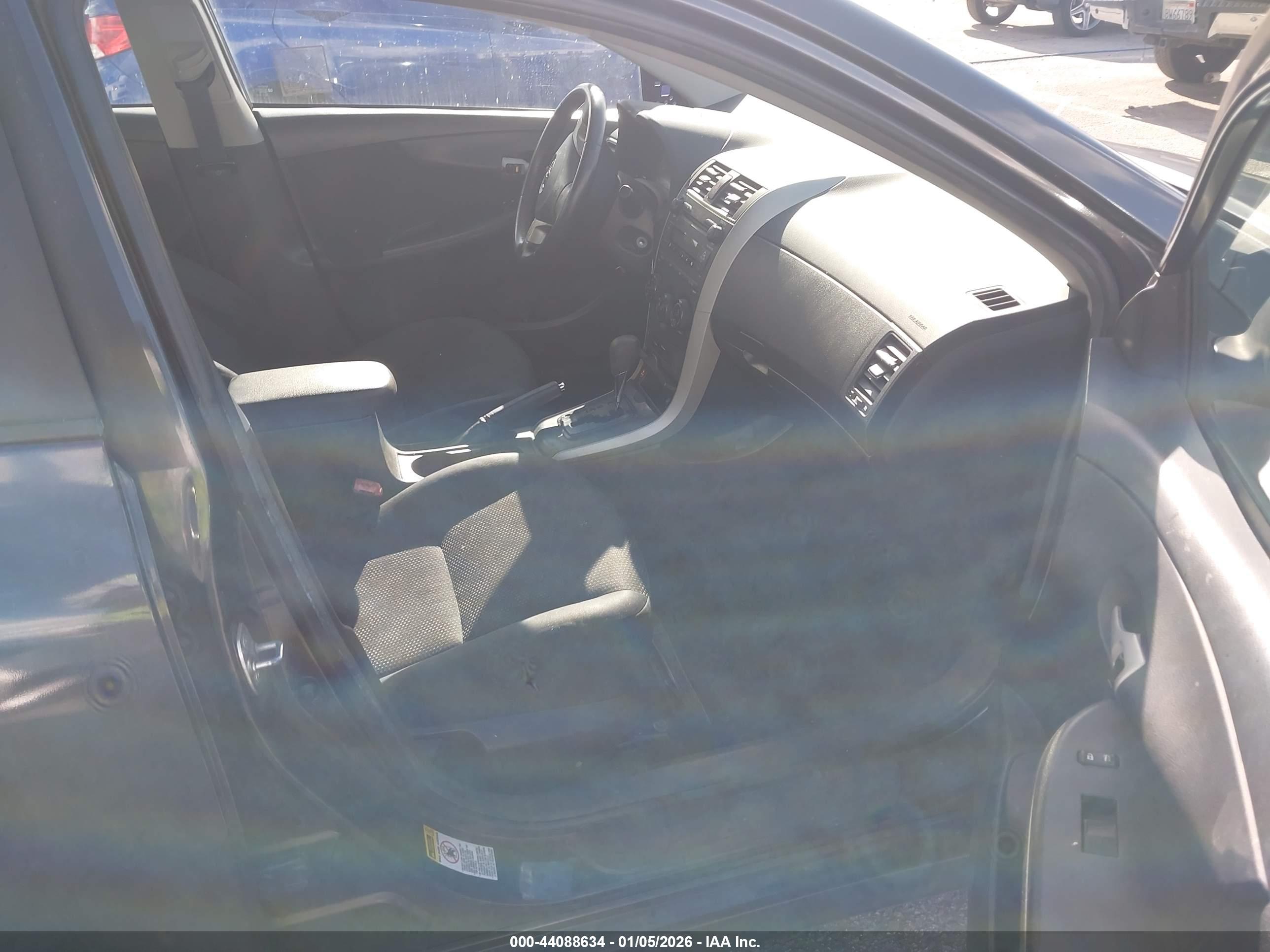 TOYOTA COROLLA image 5