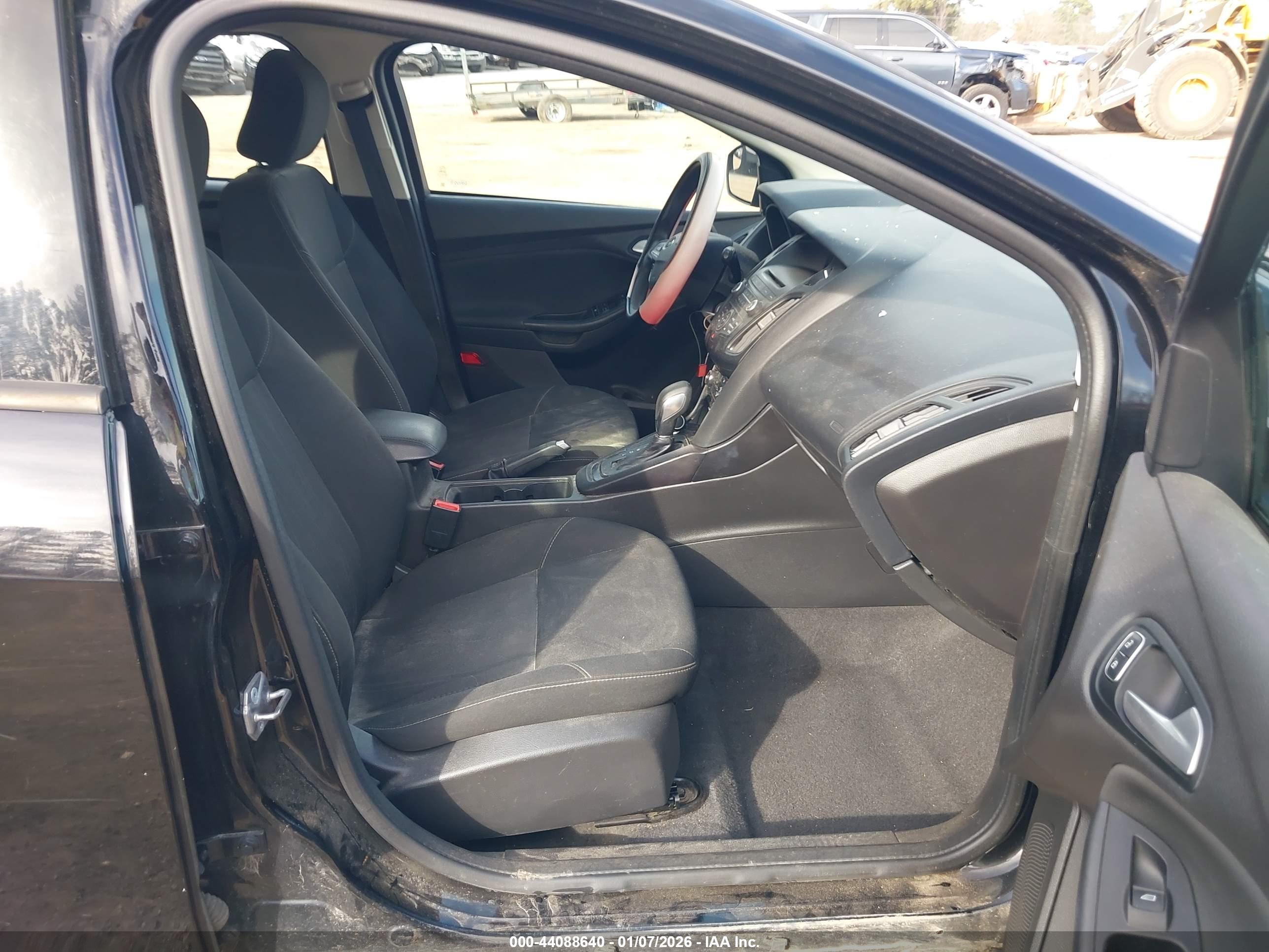 FORD FOCUS image 5