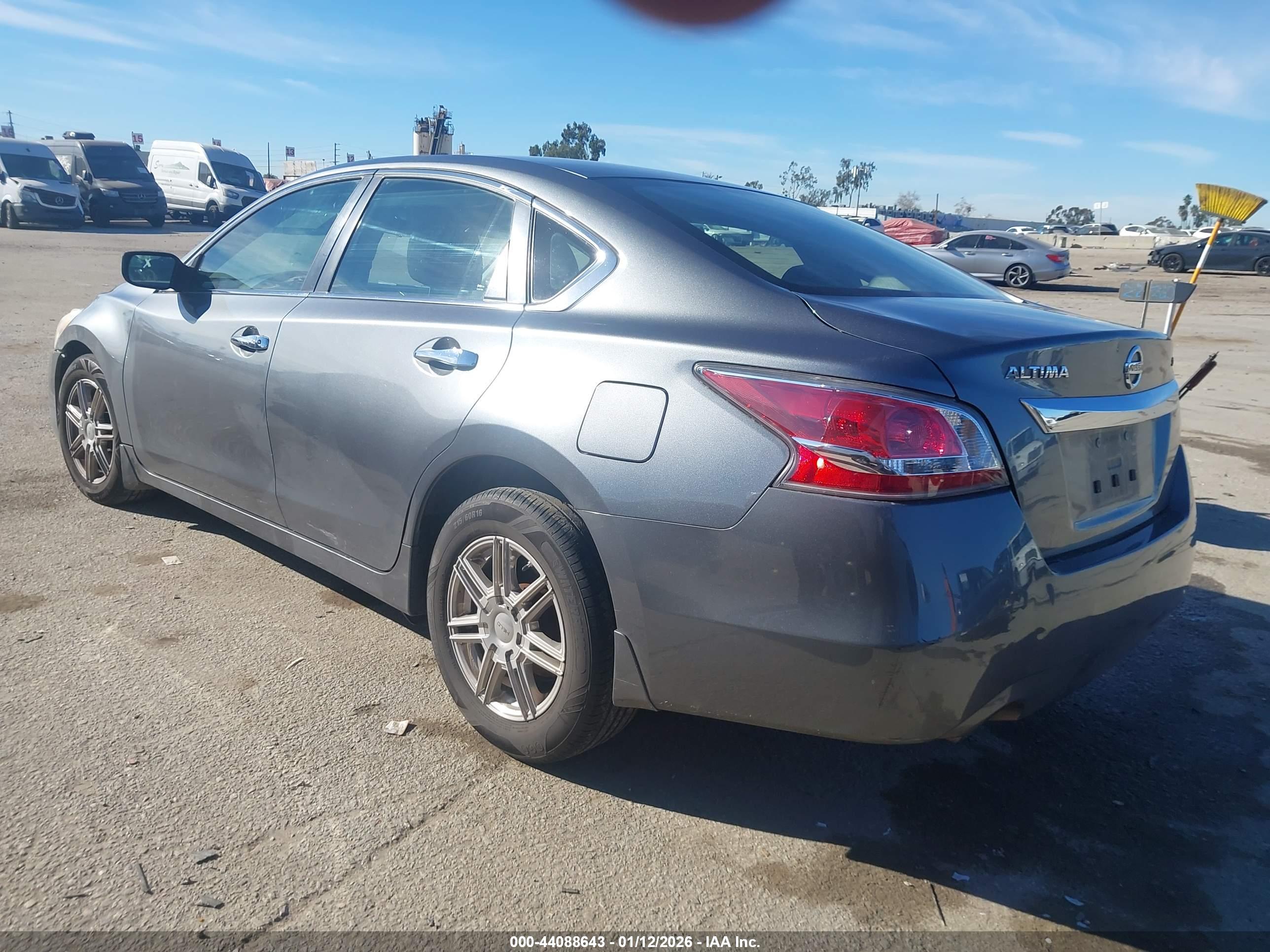 NISSAN ALTIMA image 3
