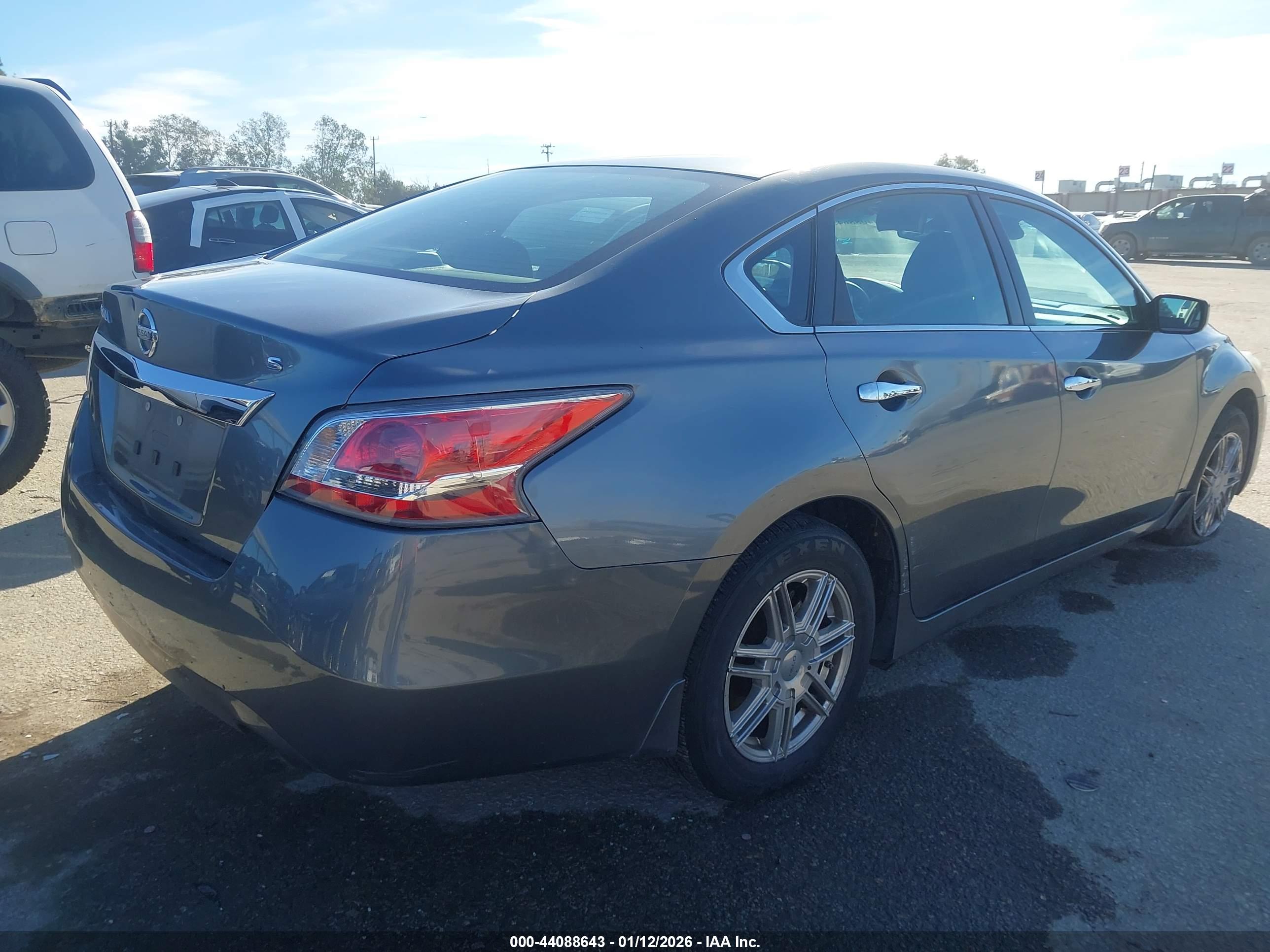 NISSAN ALTIMA image 4