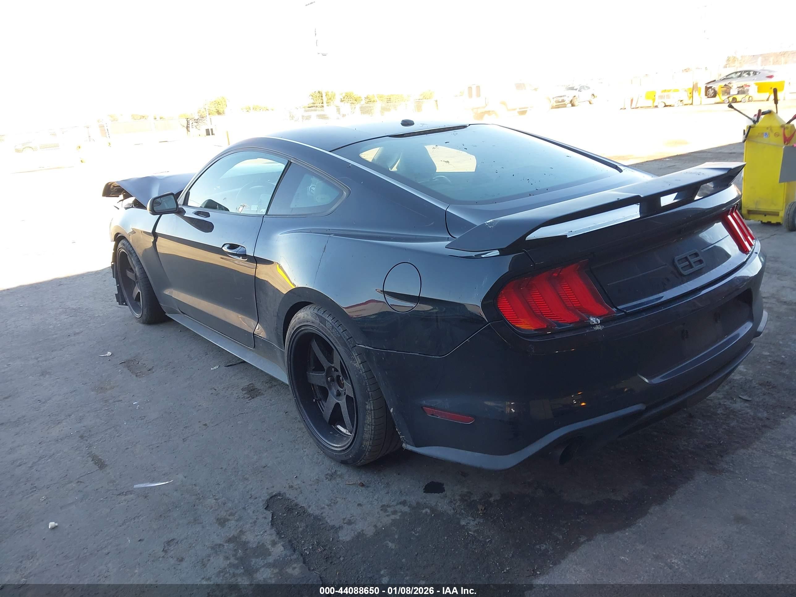 FORD MUSTANG image 3
