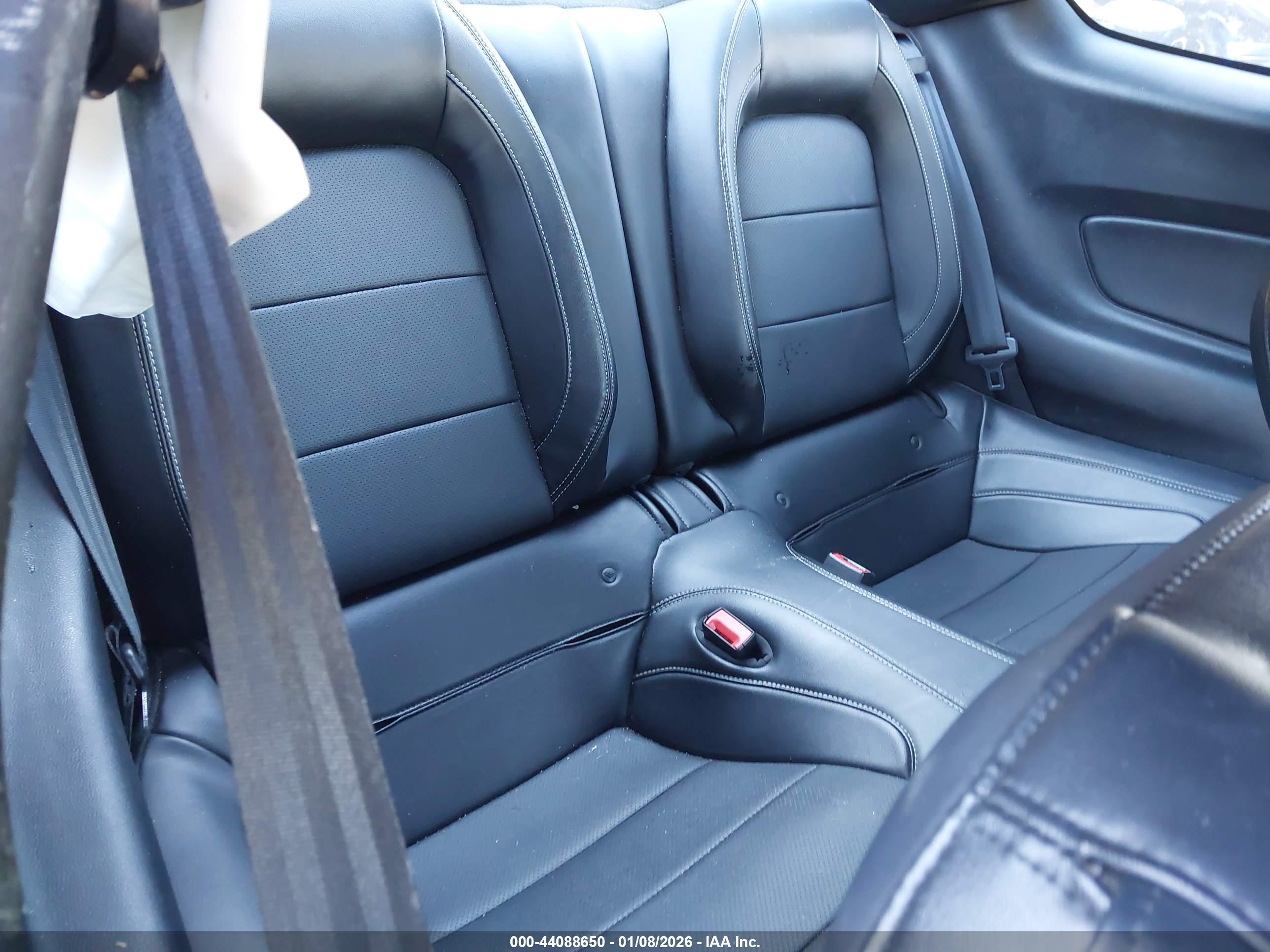 FORD MUSTANG image 8