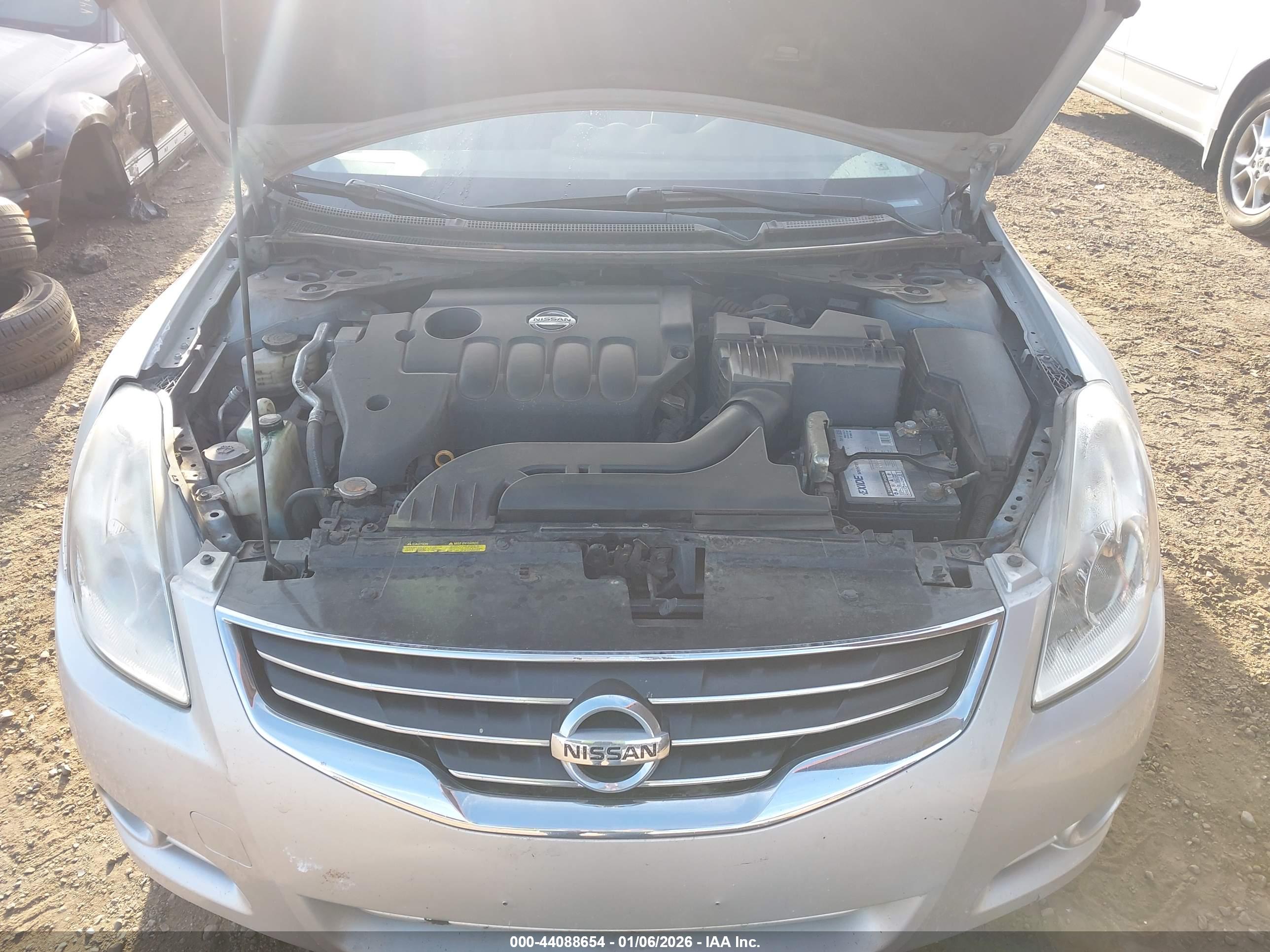 NISSAN ALTIMA image 10