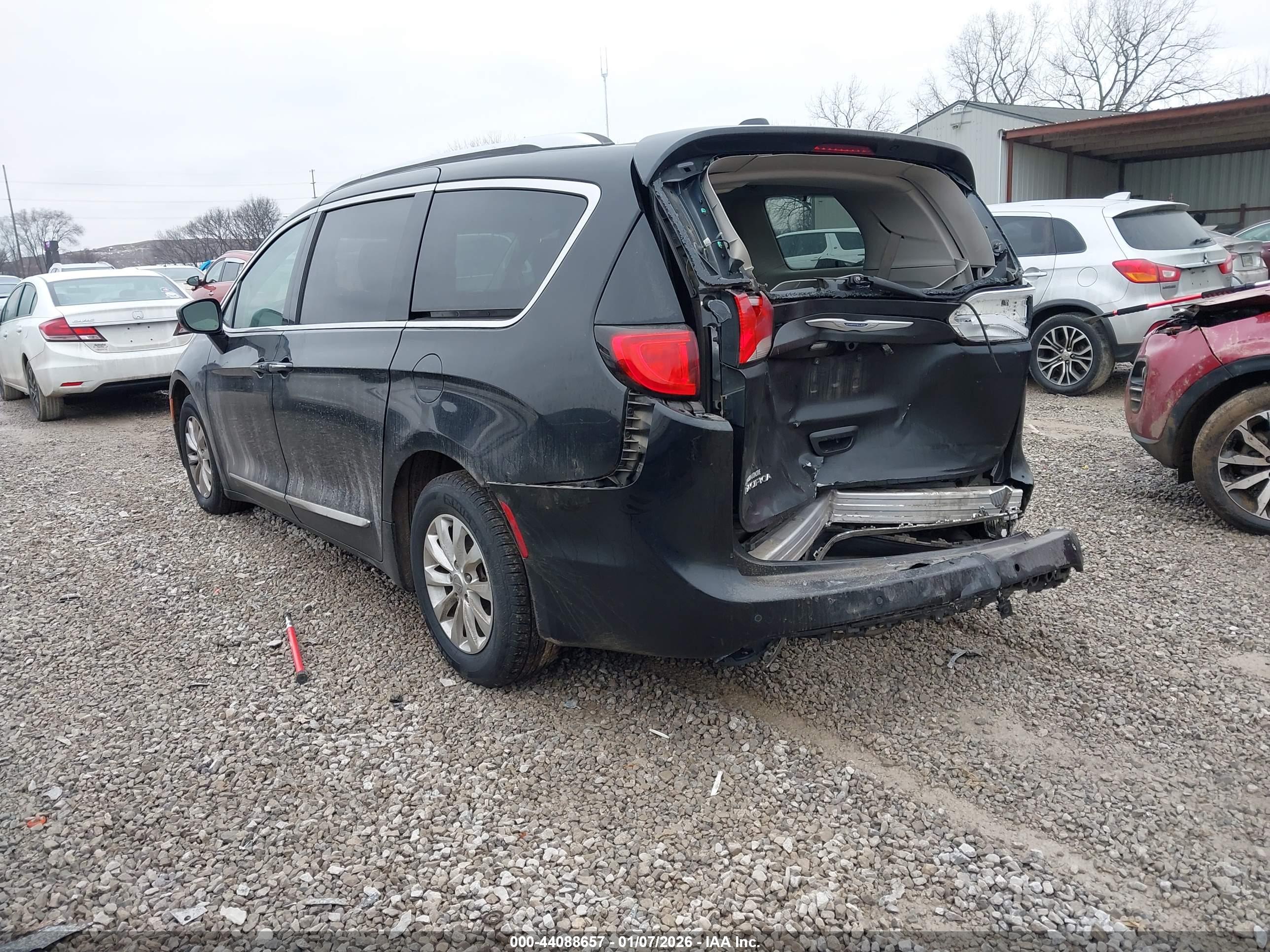 CHRYSLER PACIFICA image 3