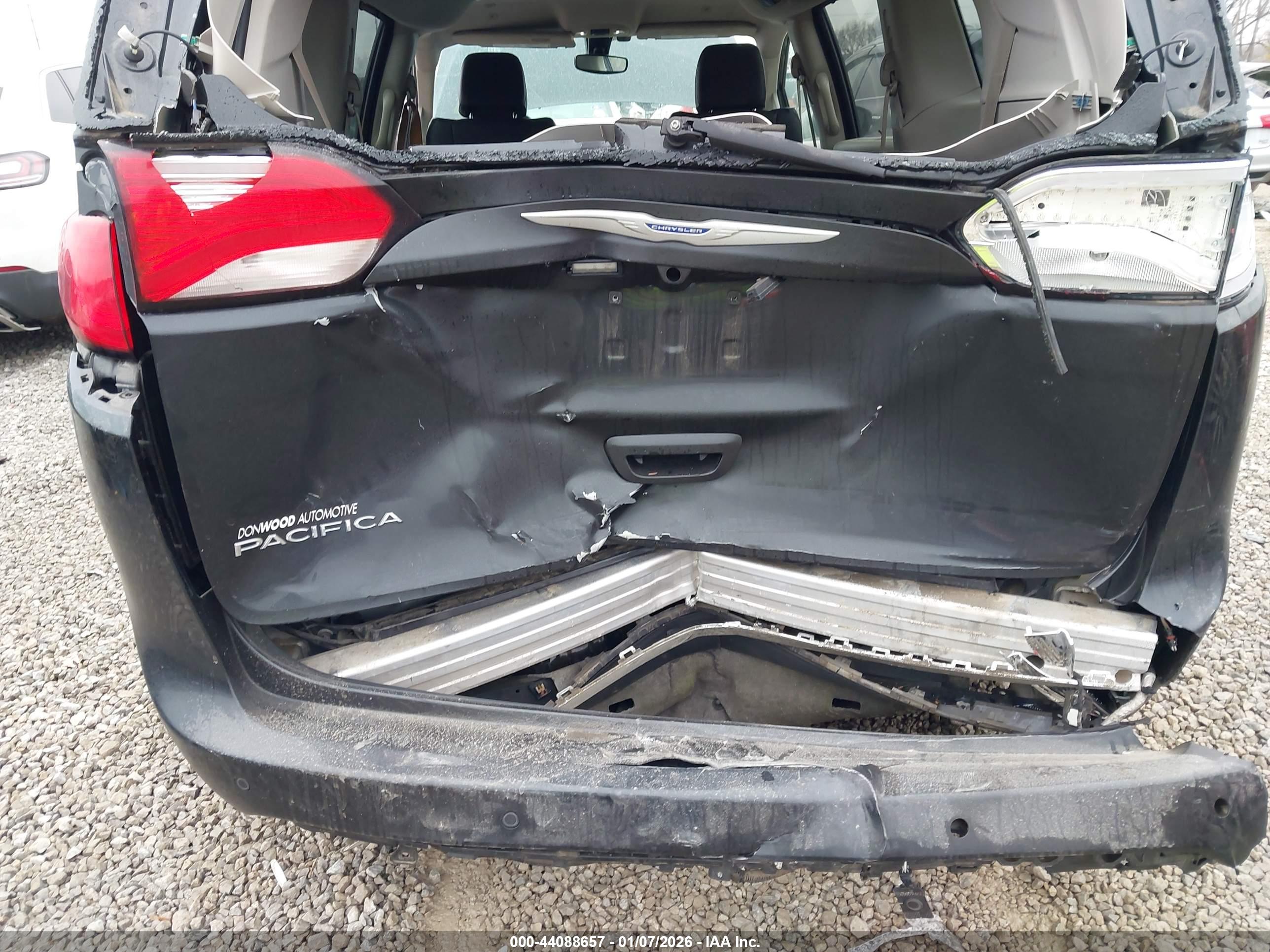 CHRYSLER PACIFICA image 6