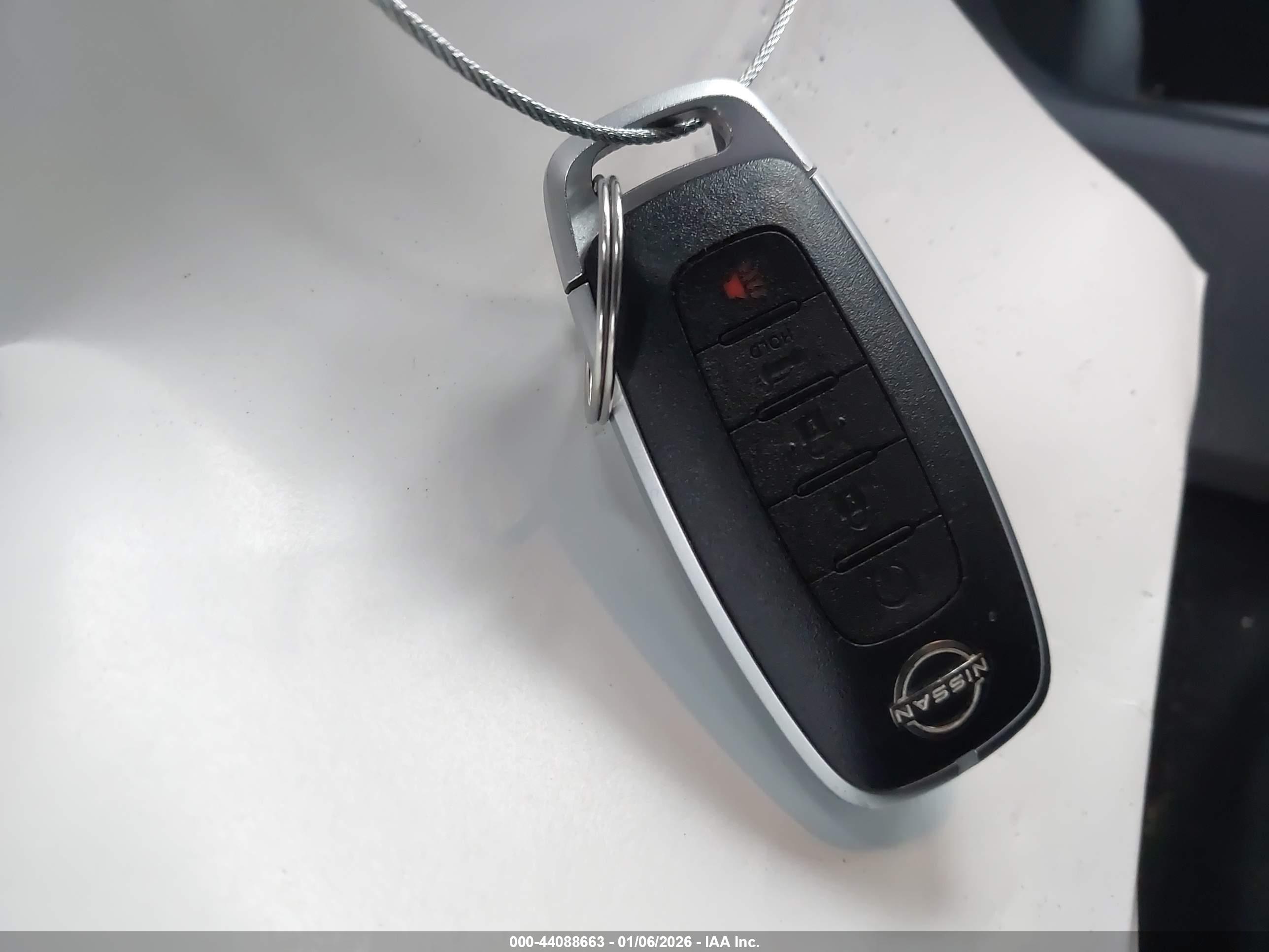 NISSAN ROGUE image 11