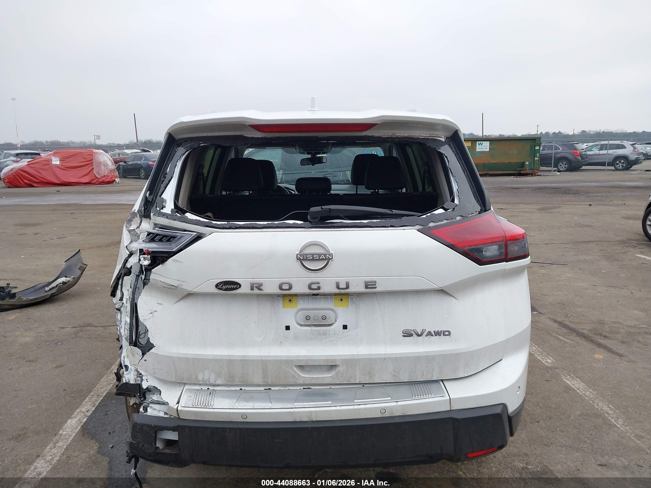 NISSAN ROGUE image 6