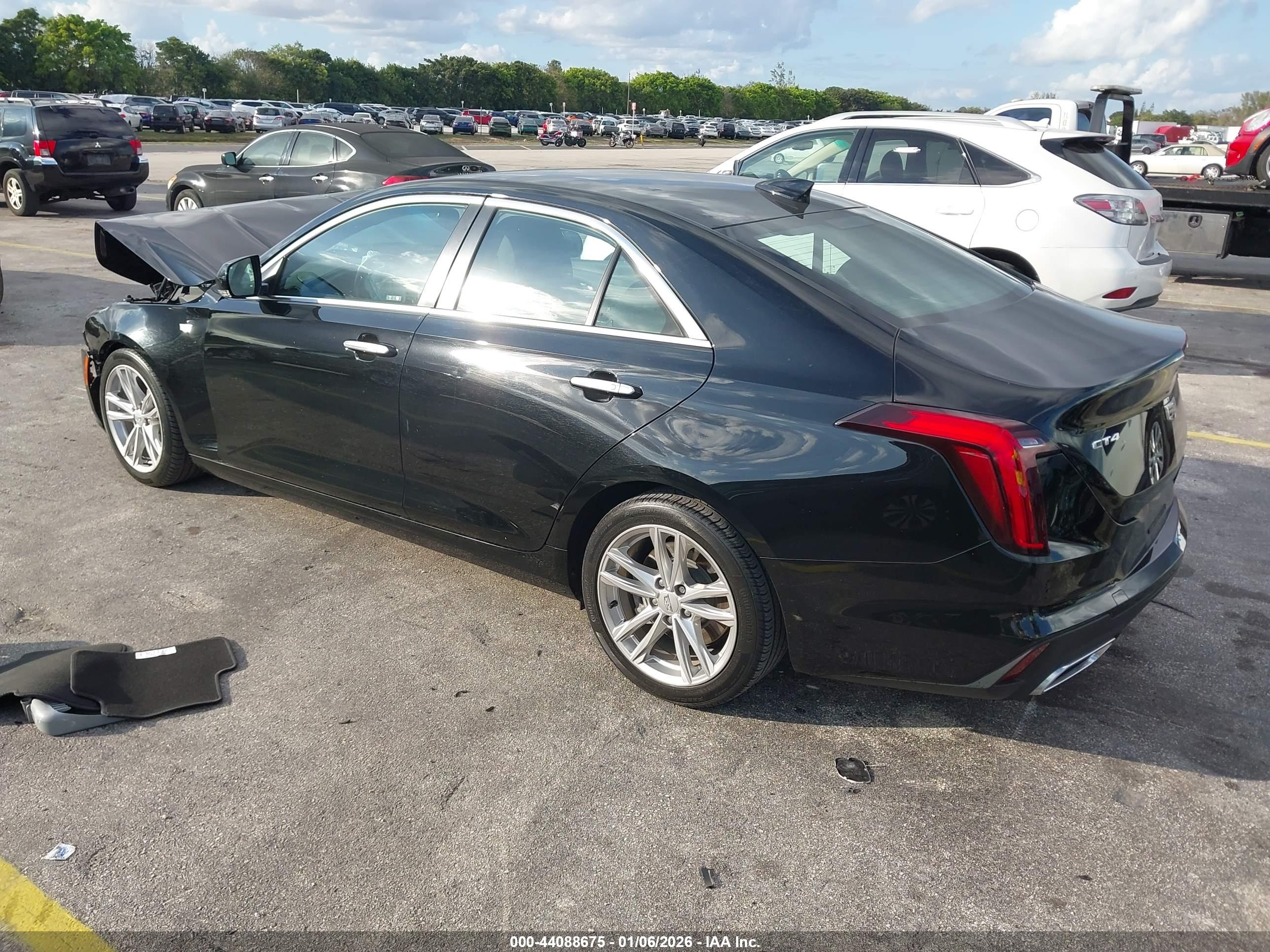 CADILLAC CT4 image 3