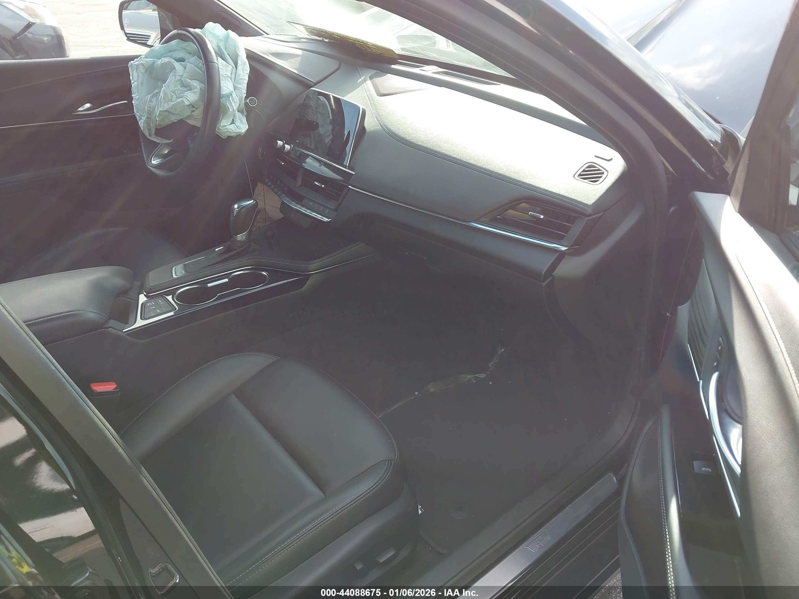 CADILLAC CT4 image 5