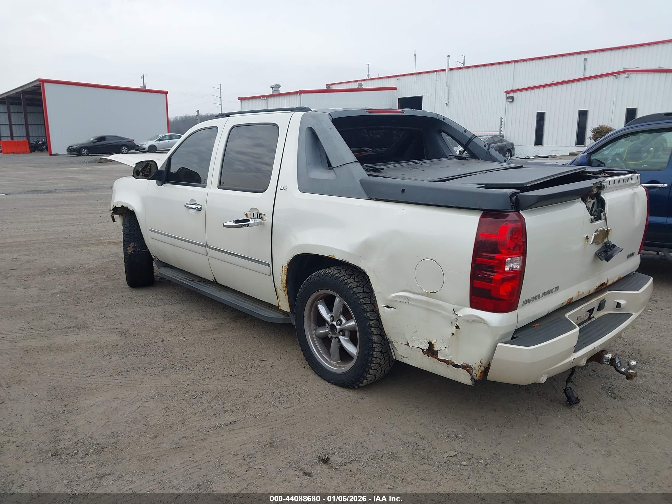 CHEVROLET AVALANCHE image 3