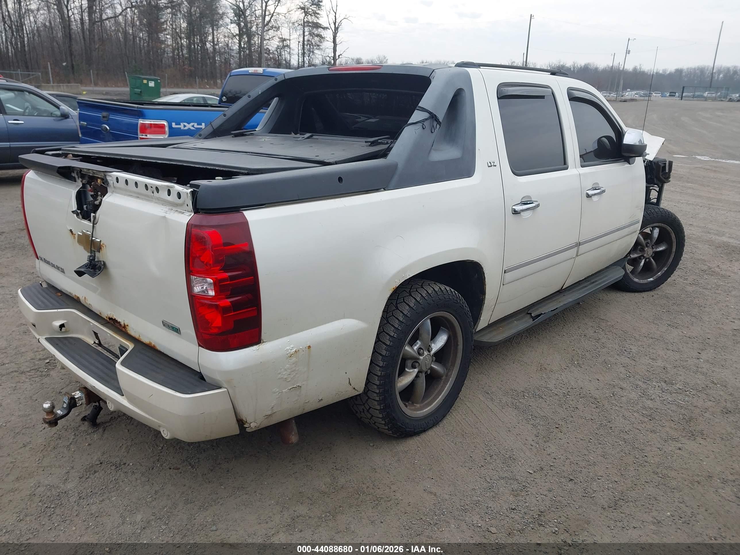 CHEVROLET AVALANCHE image 4