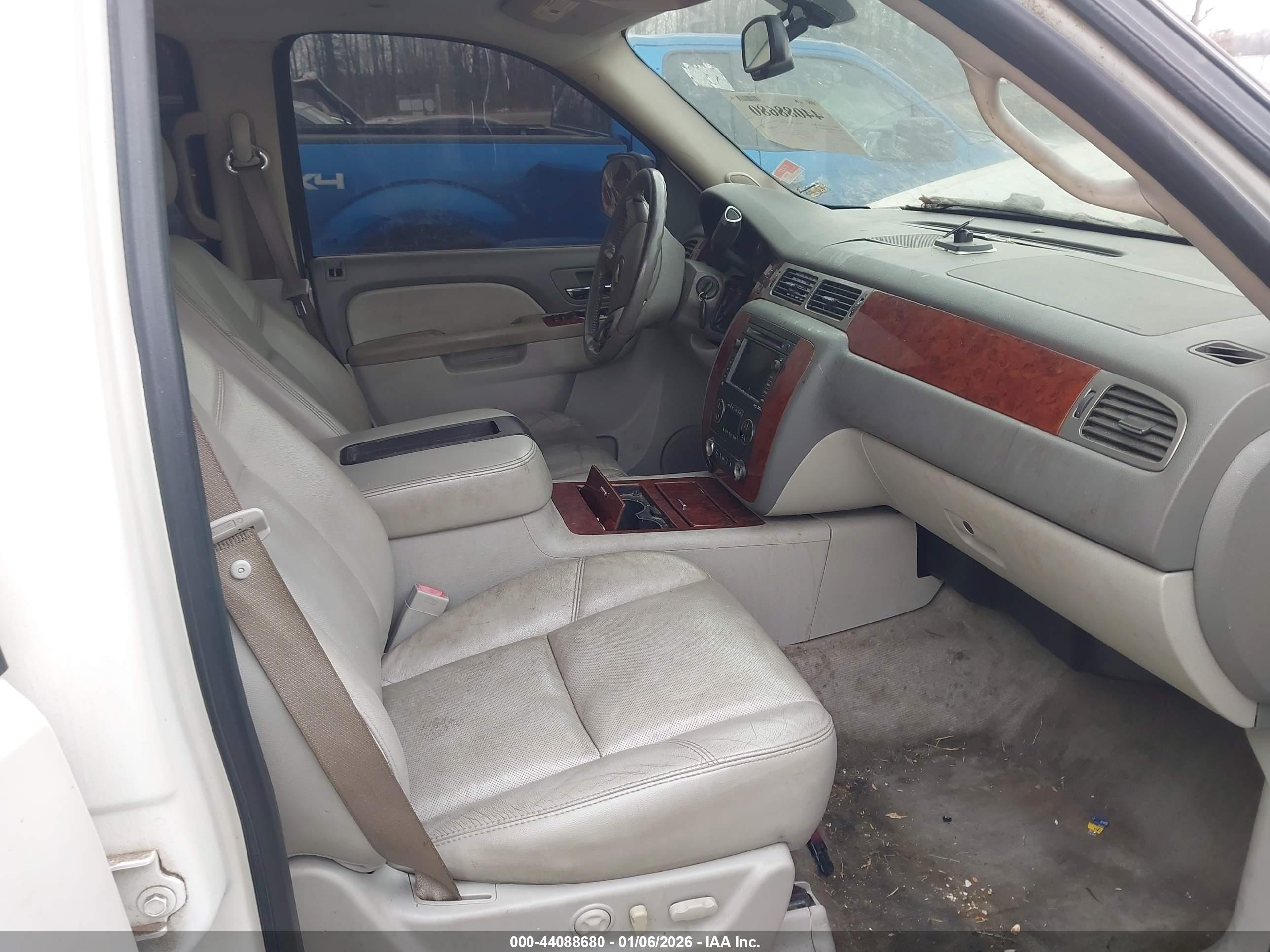 CHEVROLET AVALANCHE image 5