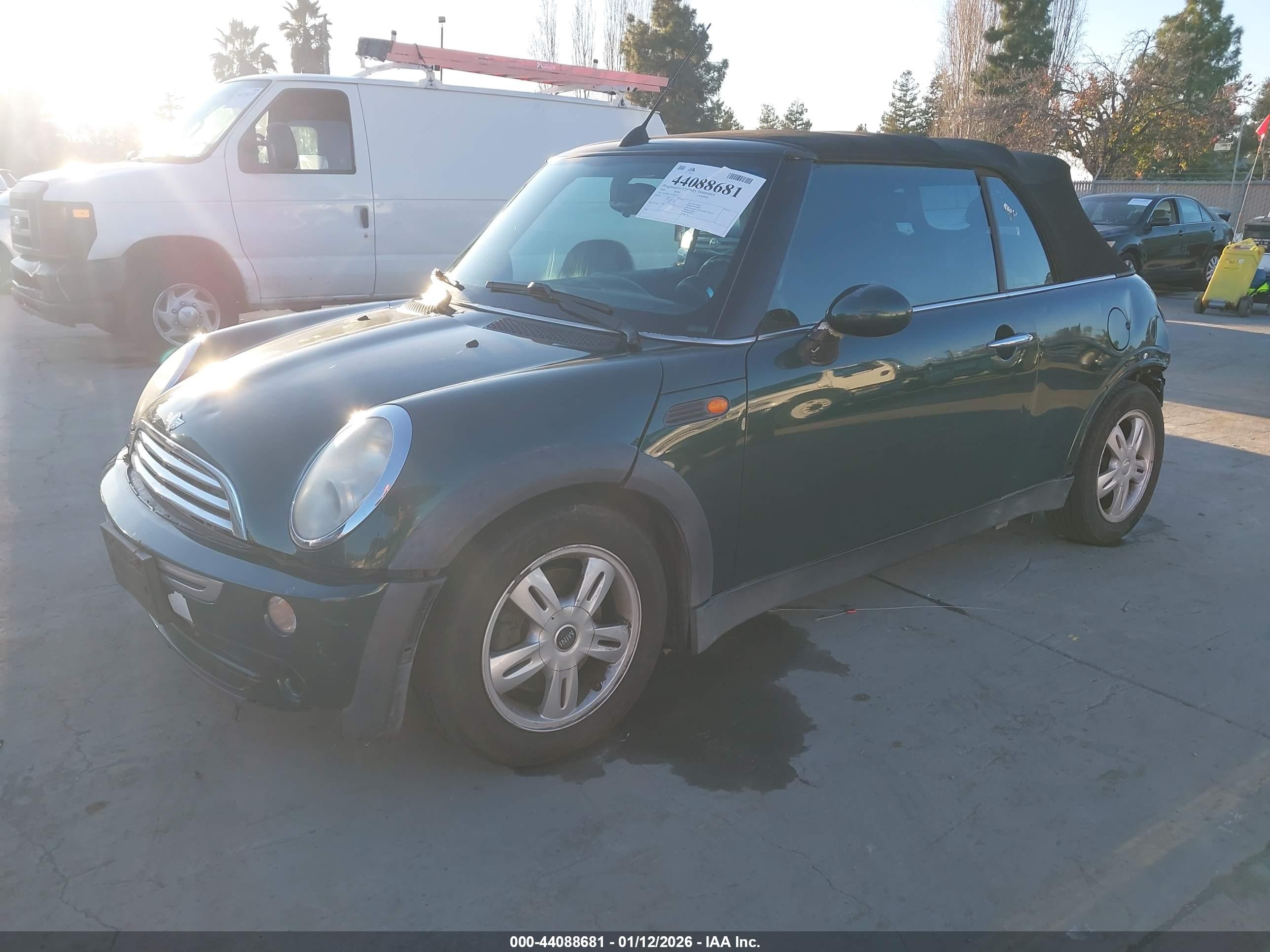 MINI COOPER image 2
