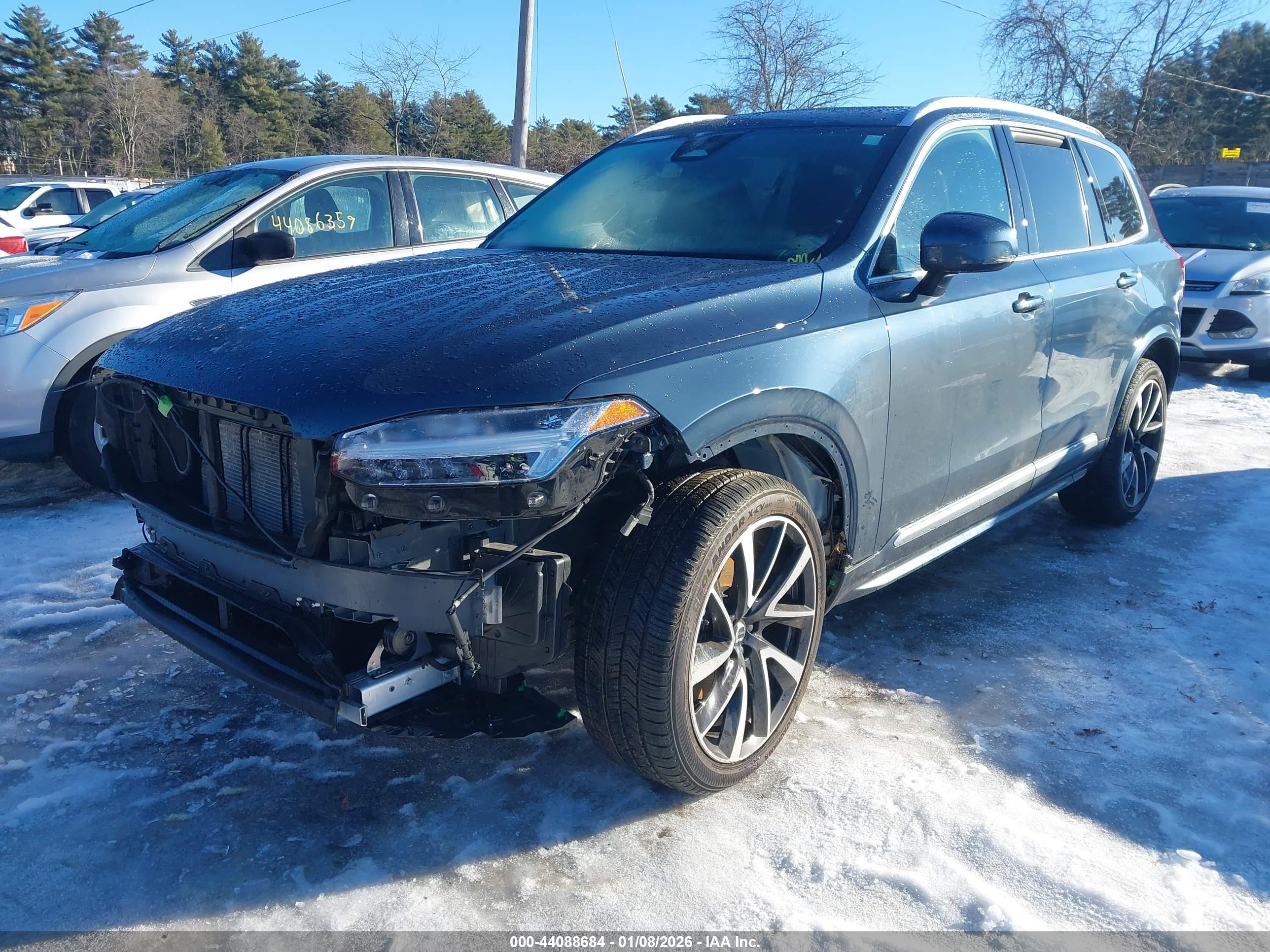 VOLVO XC90 image 2