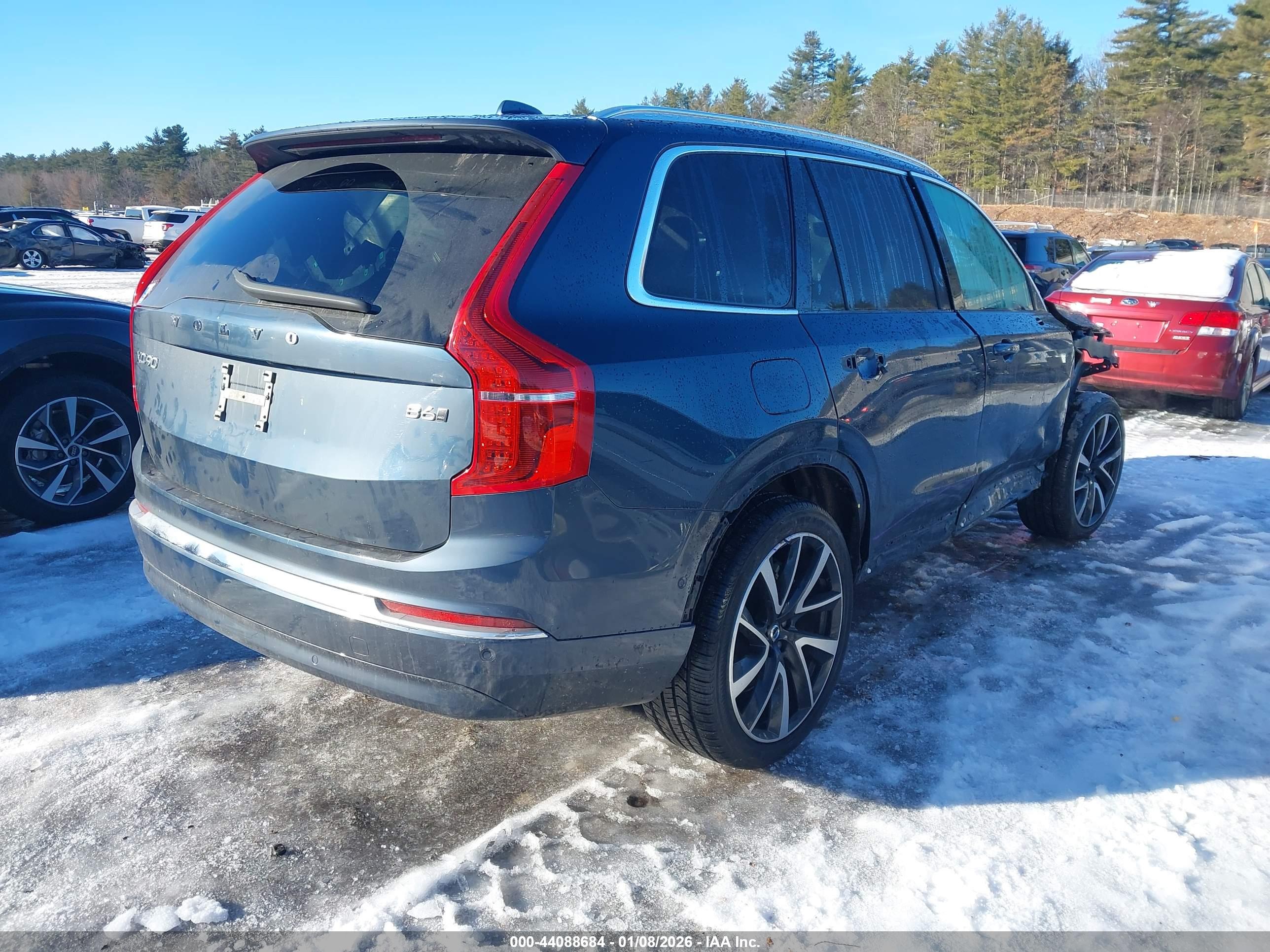 VOLVO XC90 image 4
