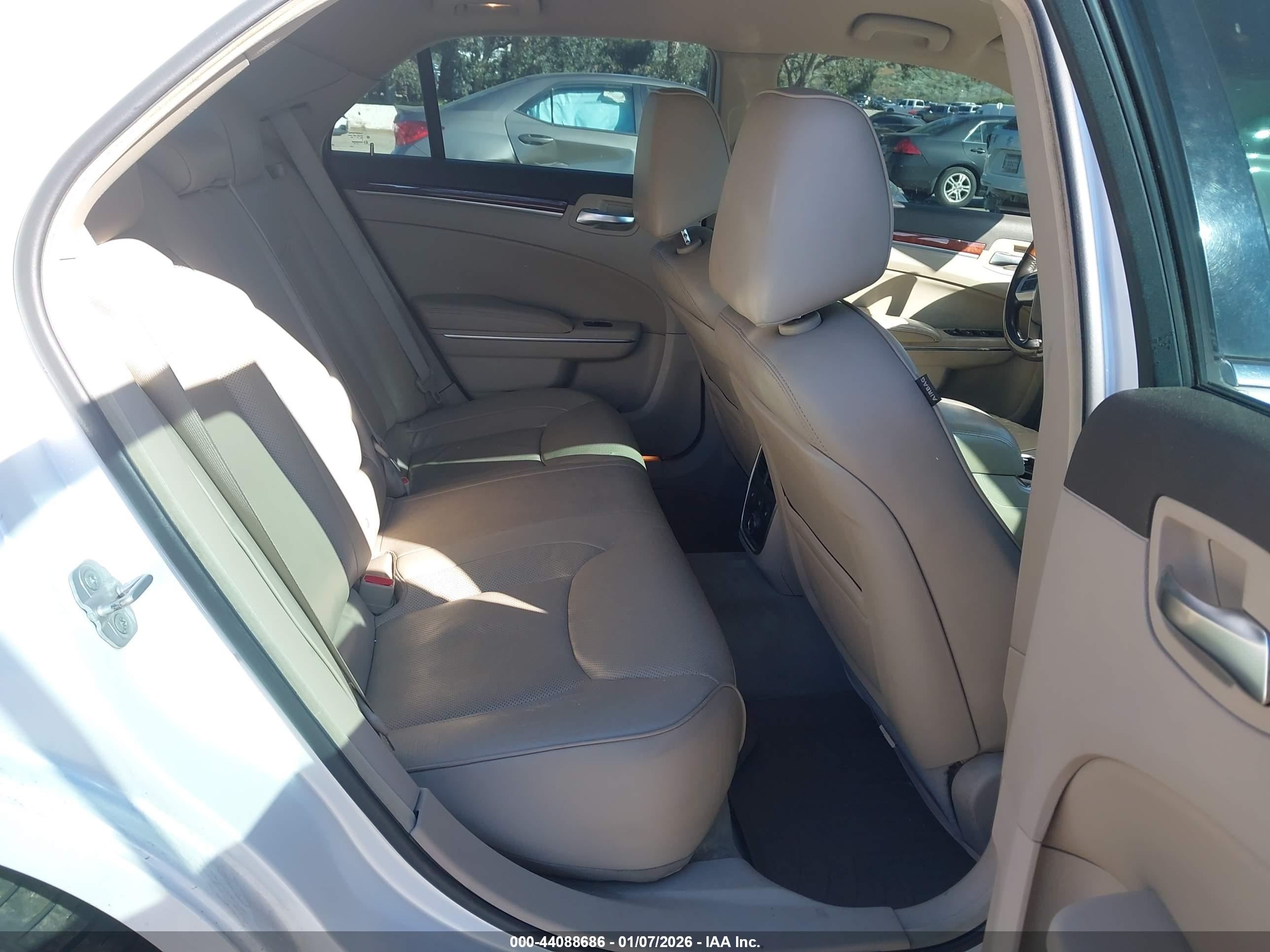 CHRYSLER 300C image 8