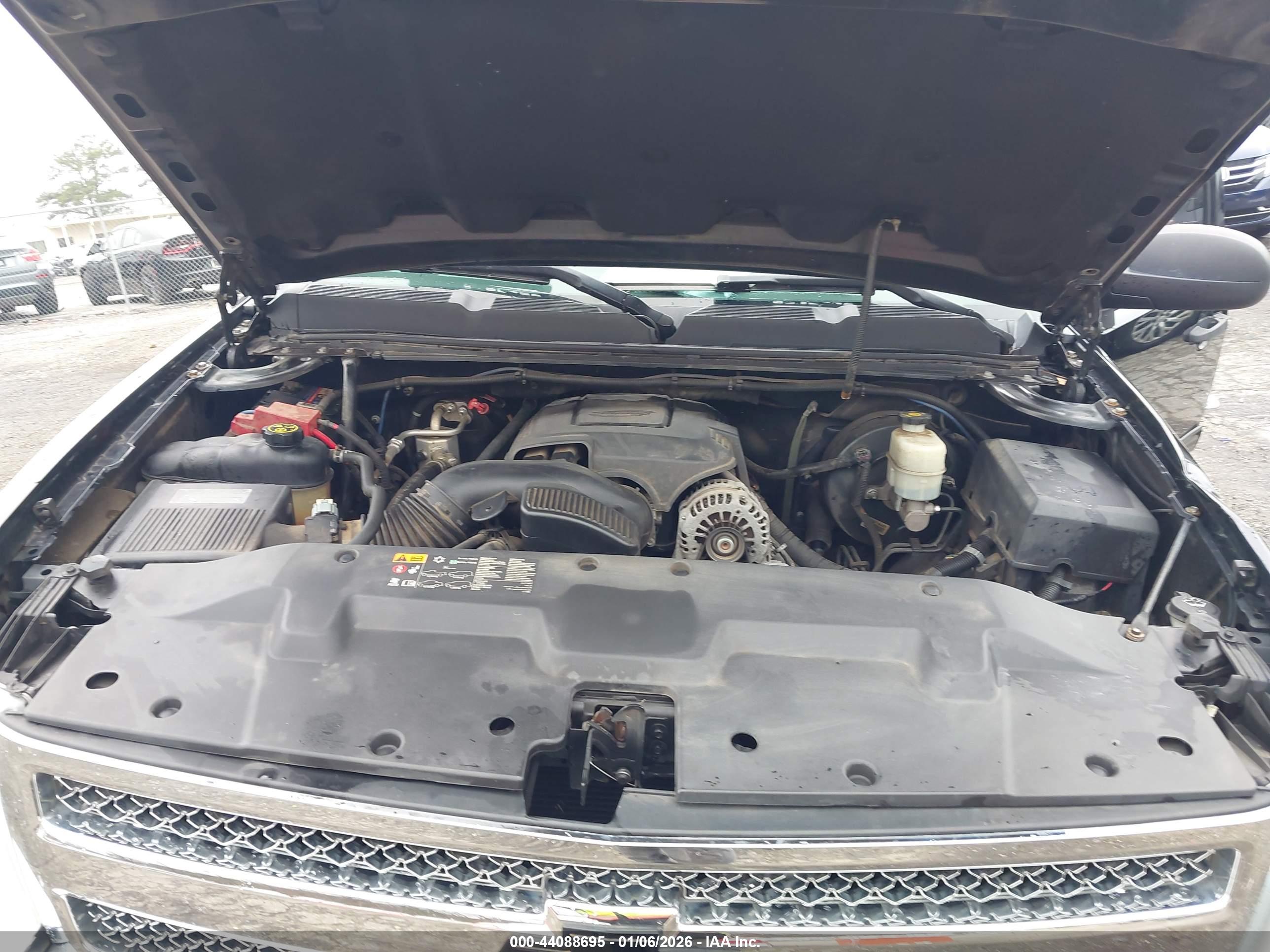 CHEVROLET SILVERADO image 10