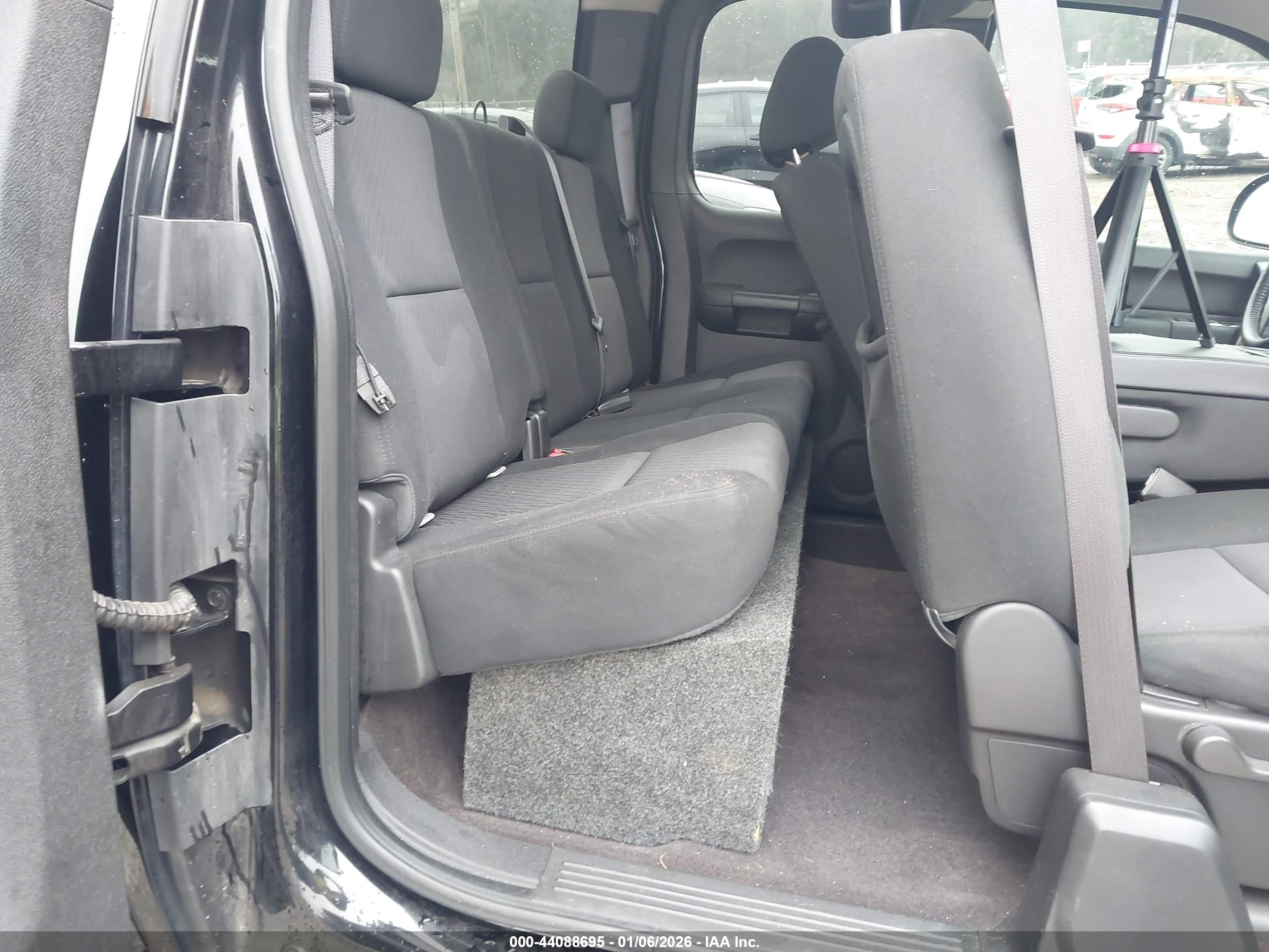 CHEVROLET SILVERADO image 8