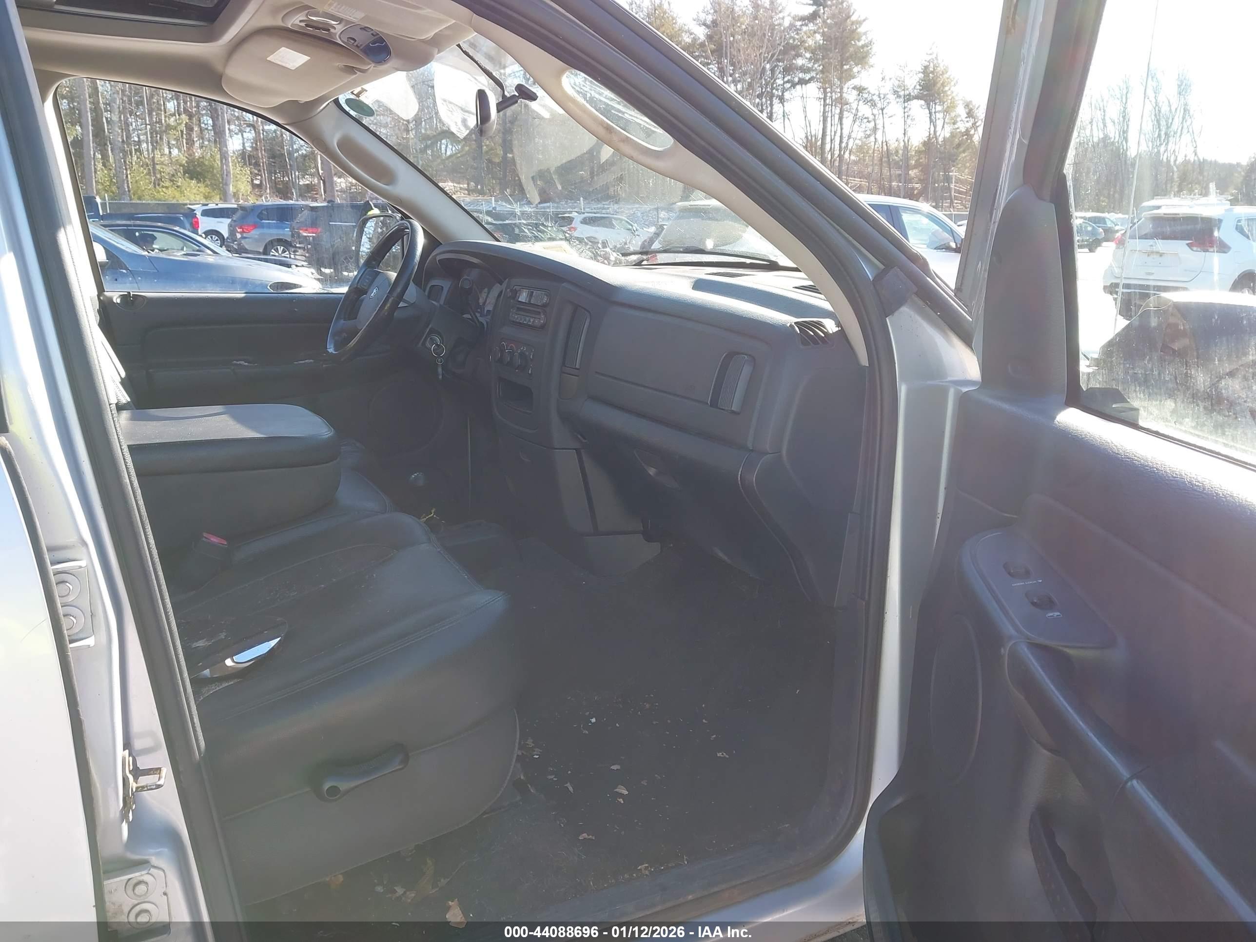 DODGE RAM image 5
