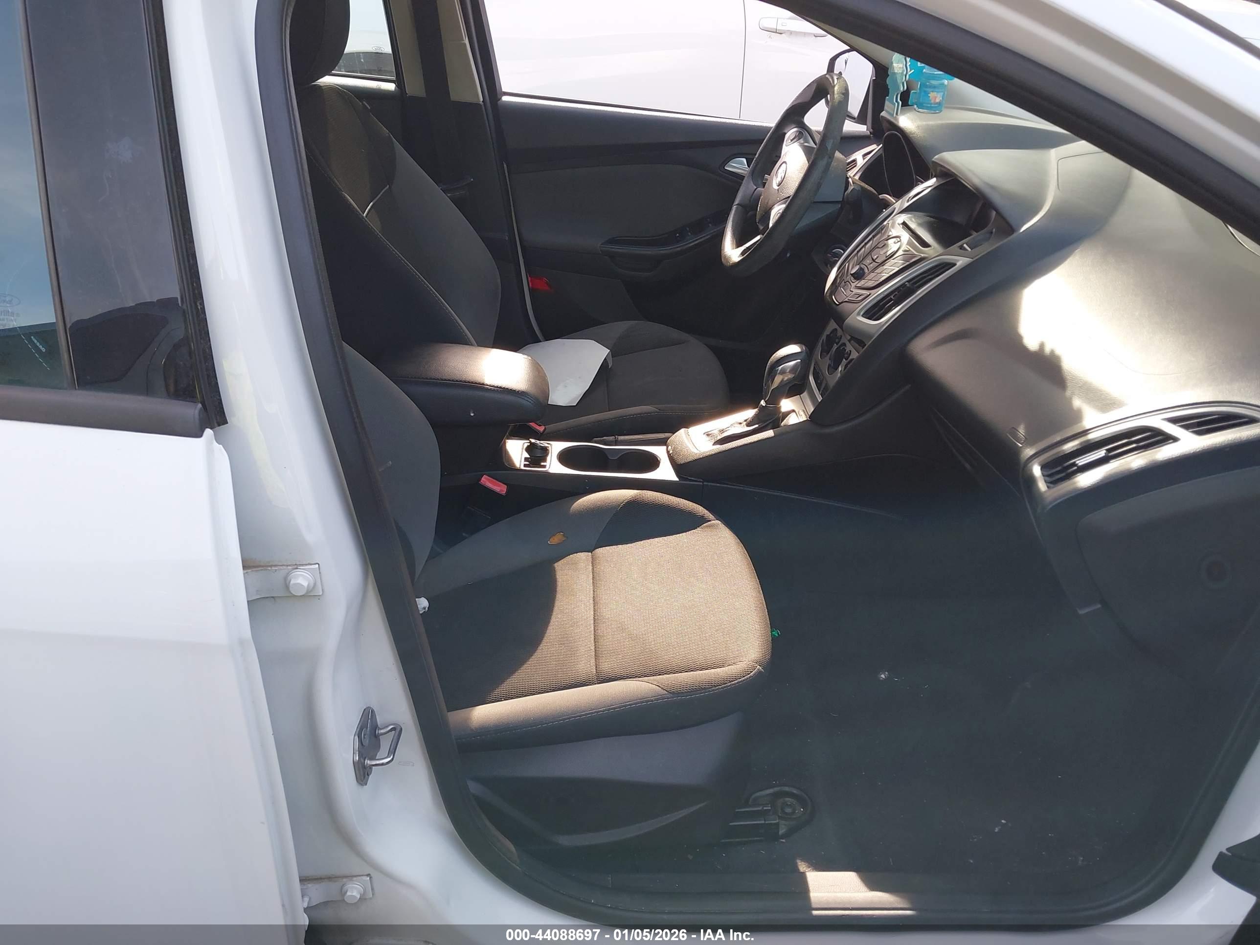 FORD FOCUS image 5